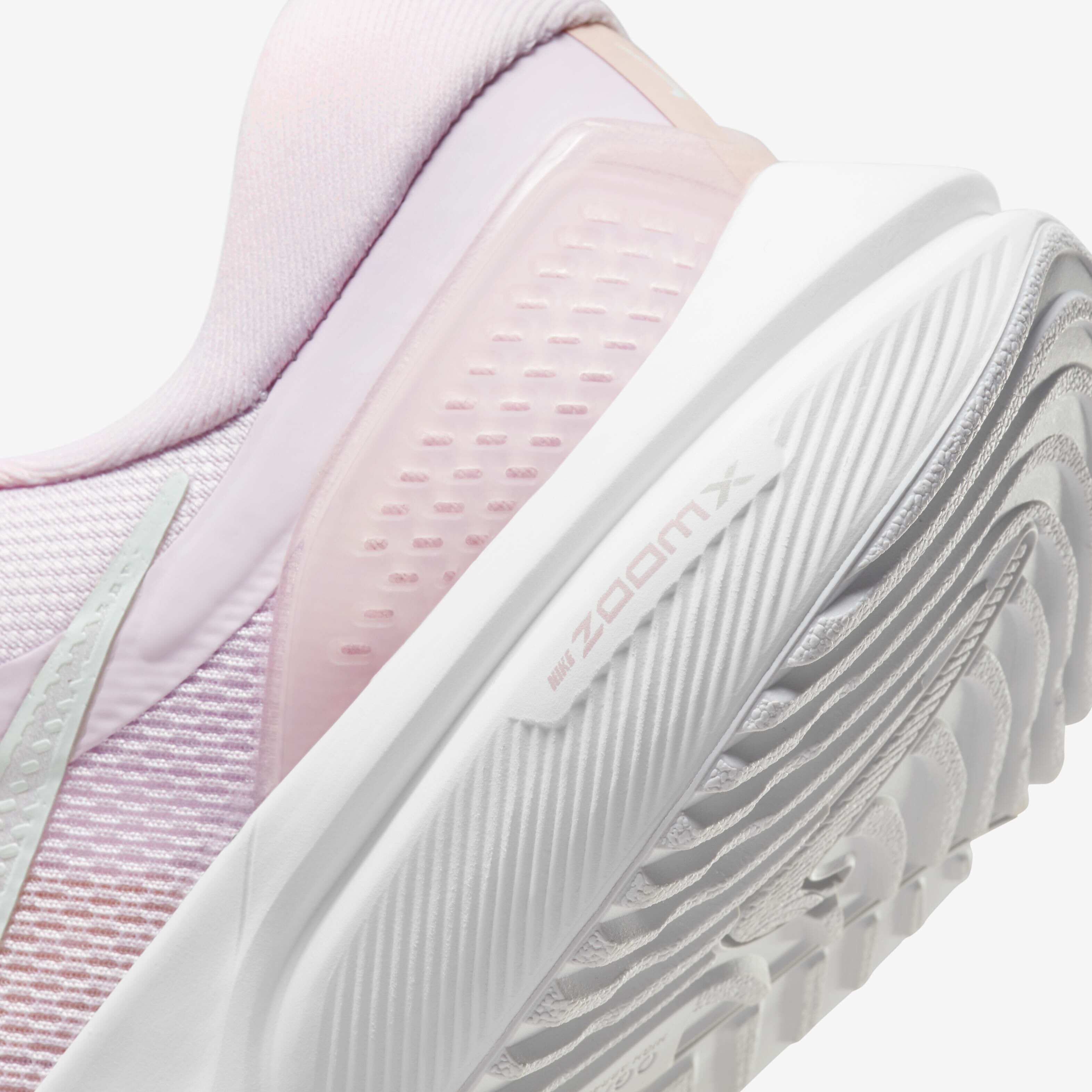 نايكي اير زووم فوميرو 16 image number 7