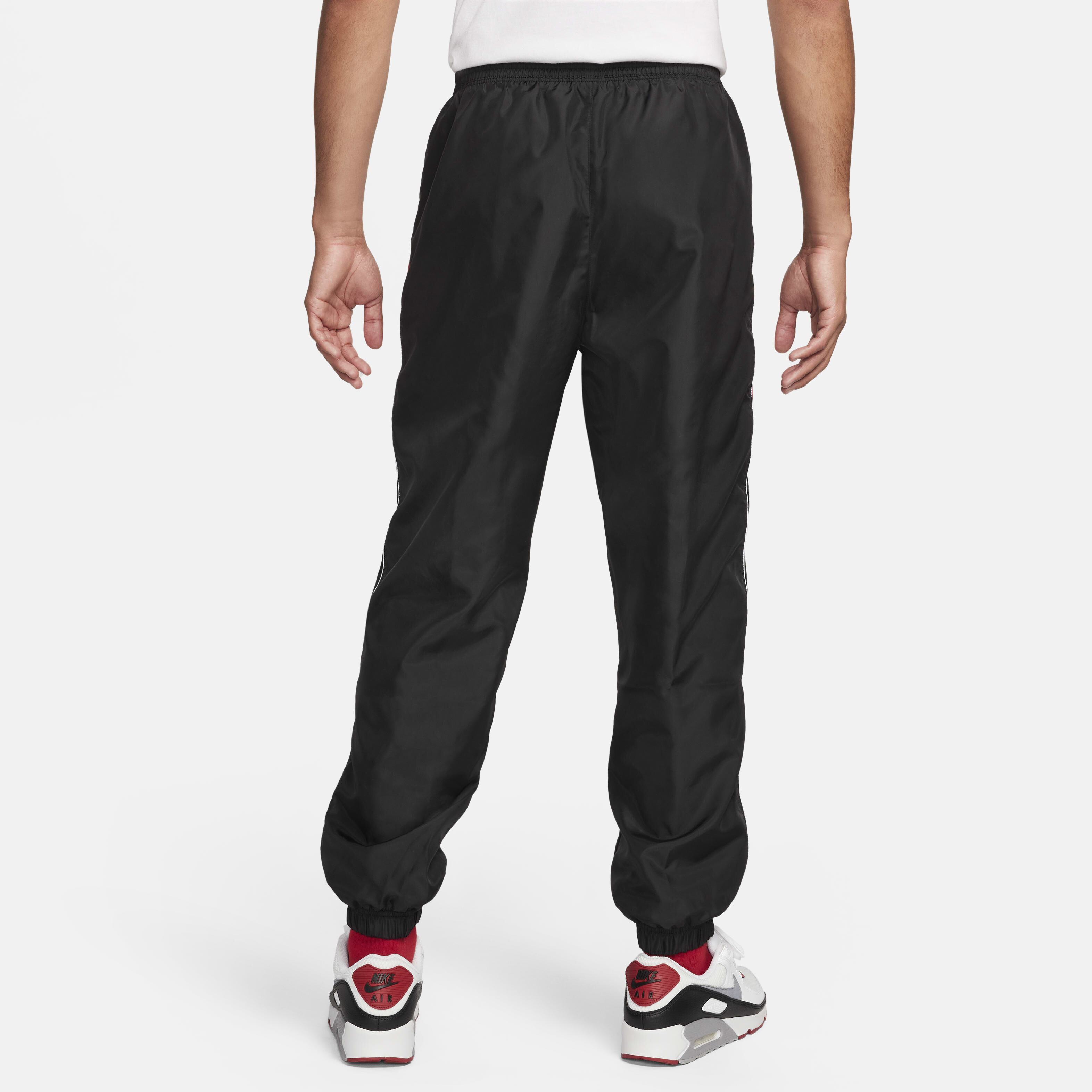 Buy Nike Air Men s Woven Trousers Nike Saudi Official