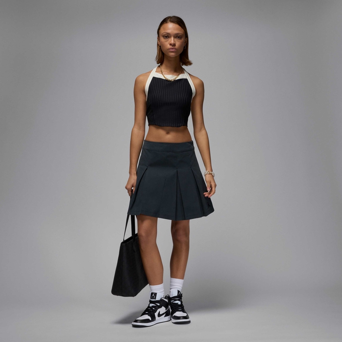 Jordan Poolside image number 4 Jordan Poolside image number 4