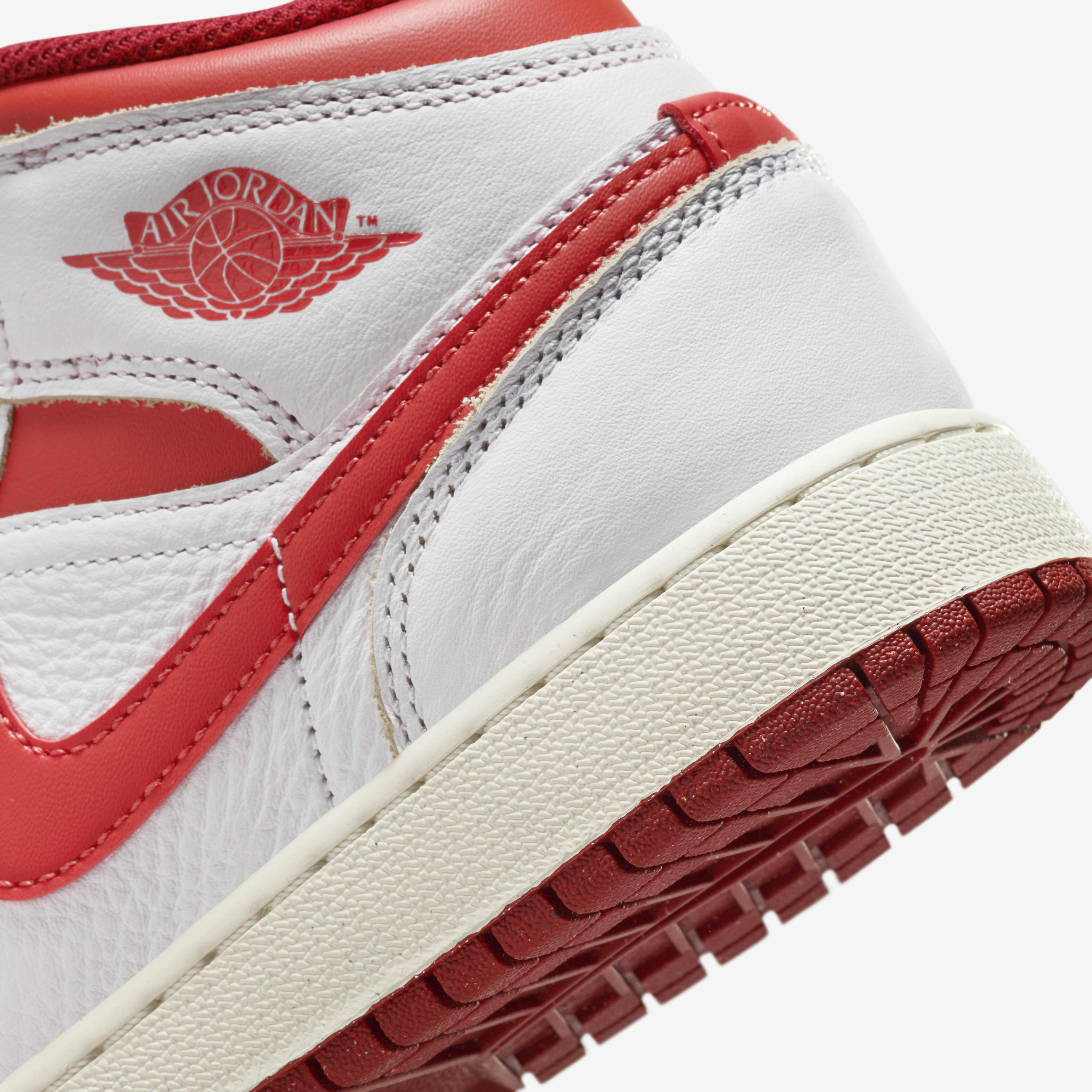 اير جوردن 1 ميد SE image number 7