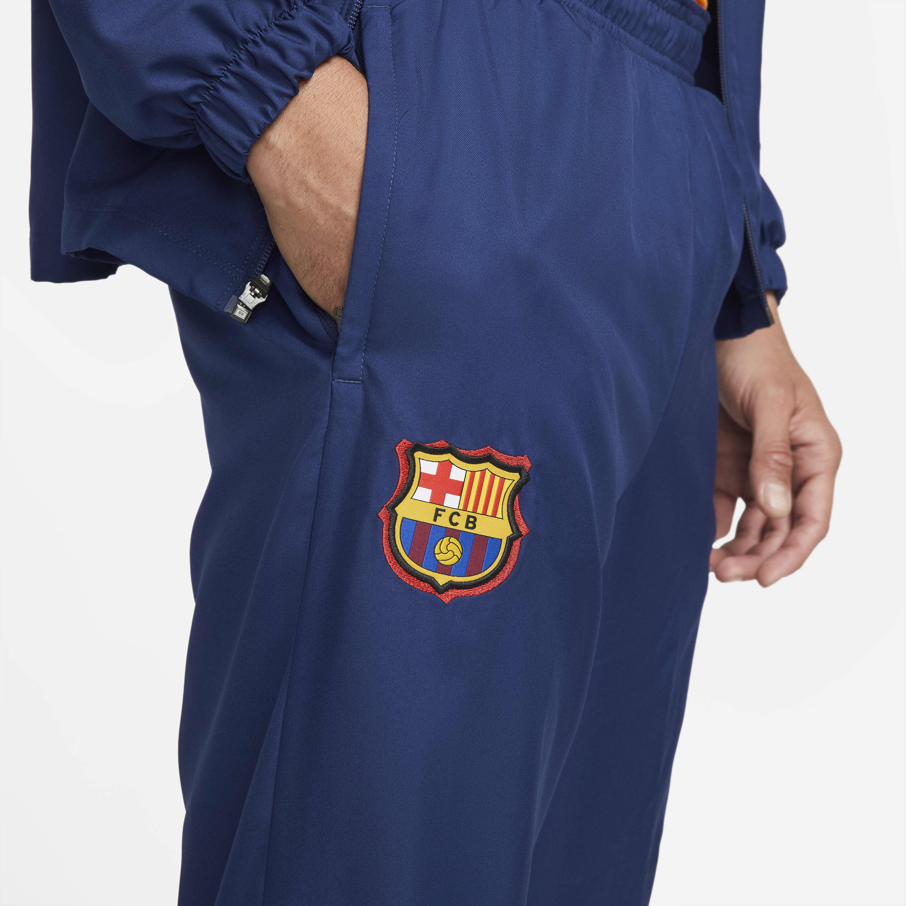 F.C. Barcelona Academy Pro image number 4