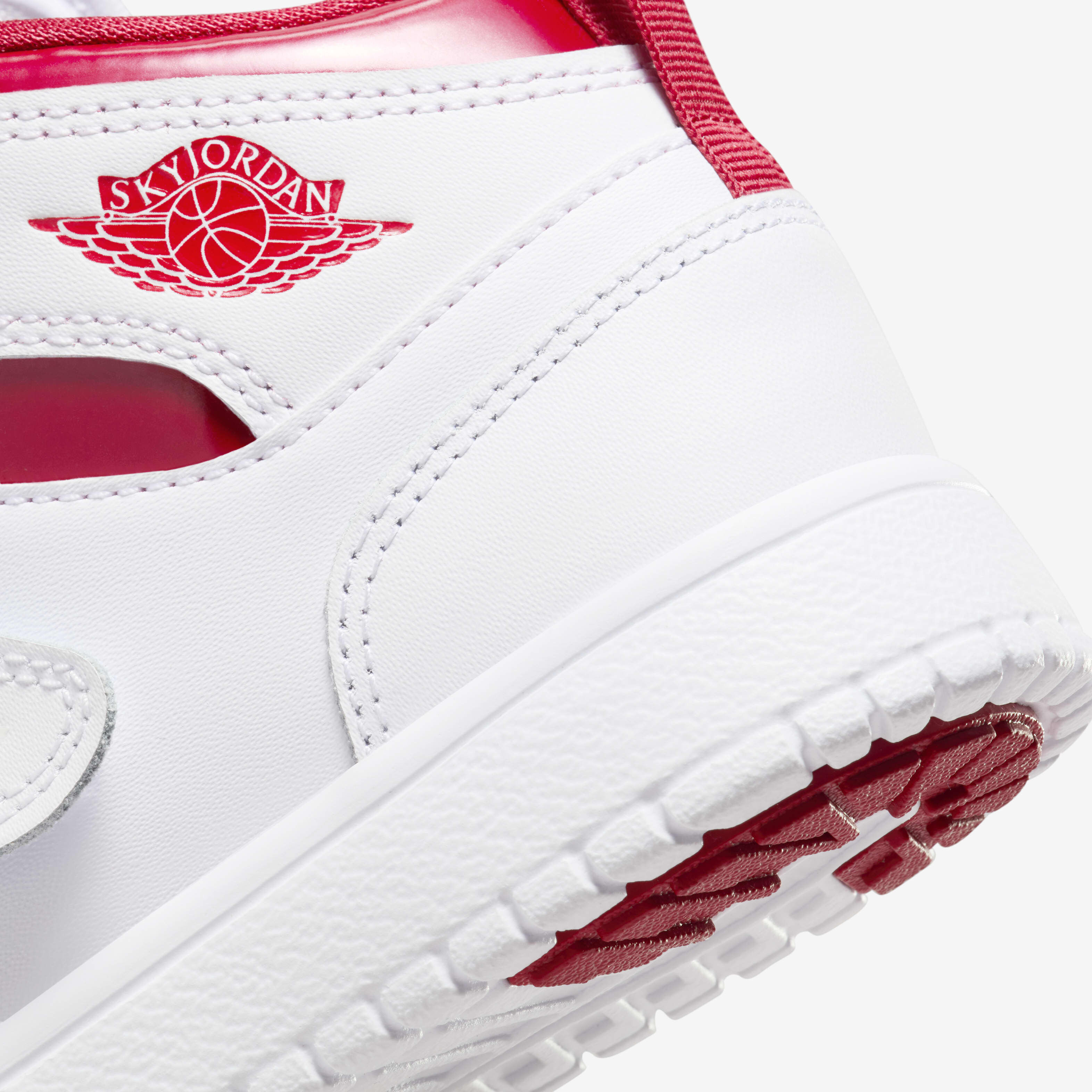 Sky Jordan 1 image number 7