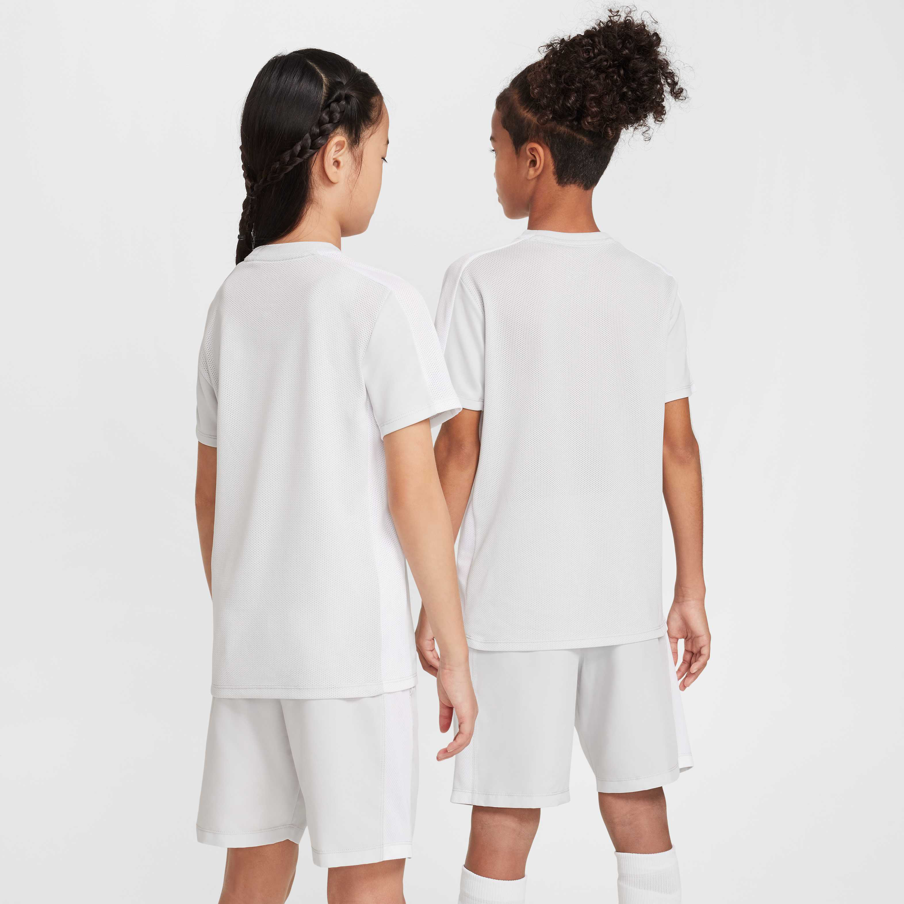 نايكي اكاديمي23 image number 1