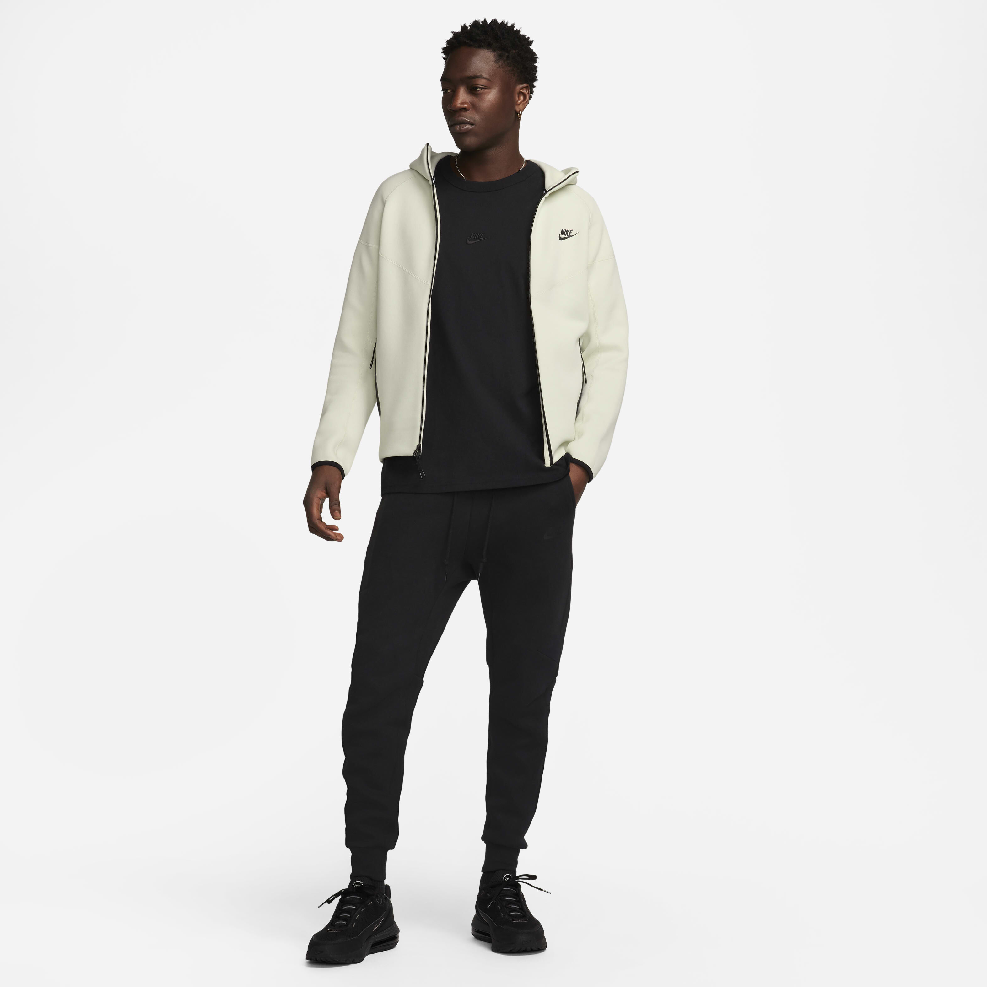 Buy Nike Sportswear Tech Fleece Windrunner Men's Full-Zip Hoodie - Sea  Glass/Black | Nike Saudi Official
