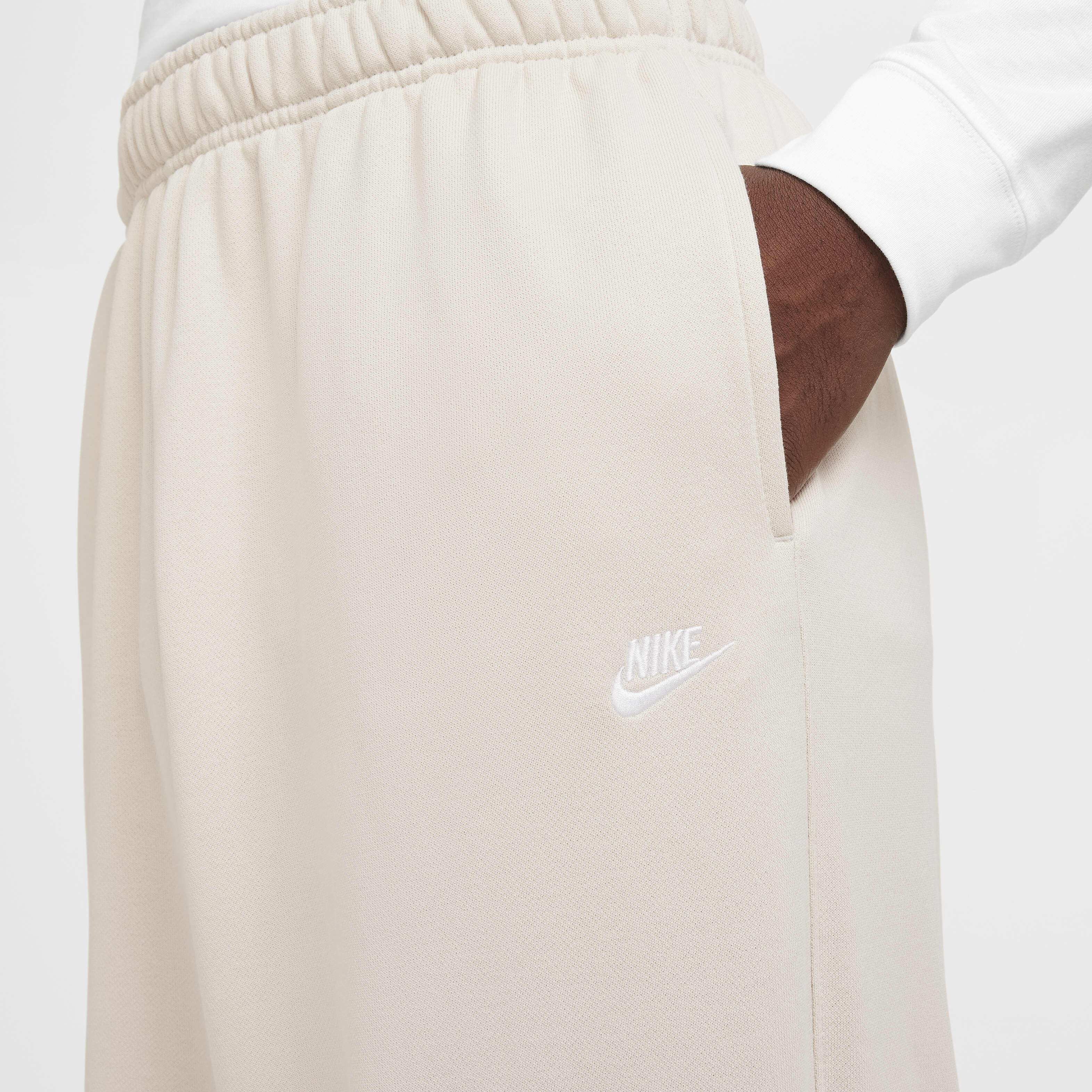 Nike Club Fleece image number 4