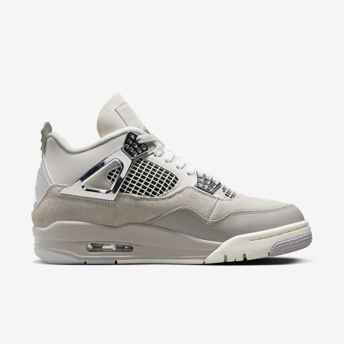 Air Jordan 4 Retro image number 2 Air Jordan 4 Retro image number 2