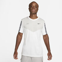 Nike Sportswear Repeat