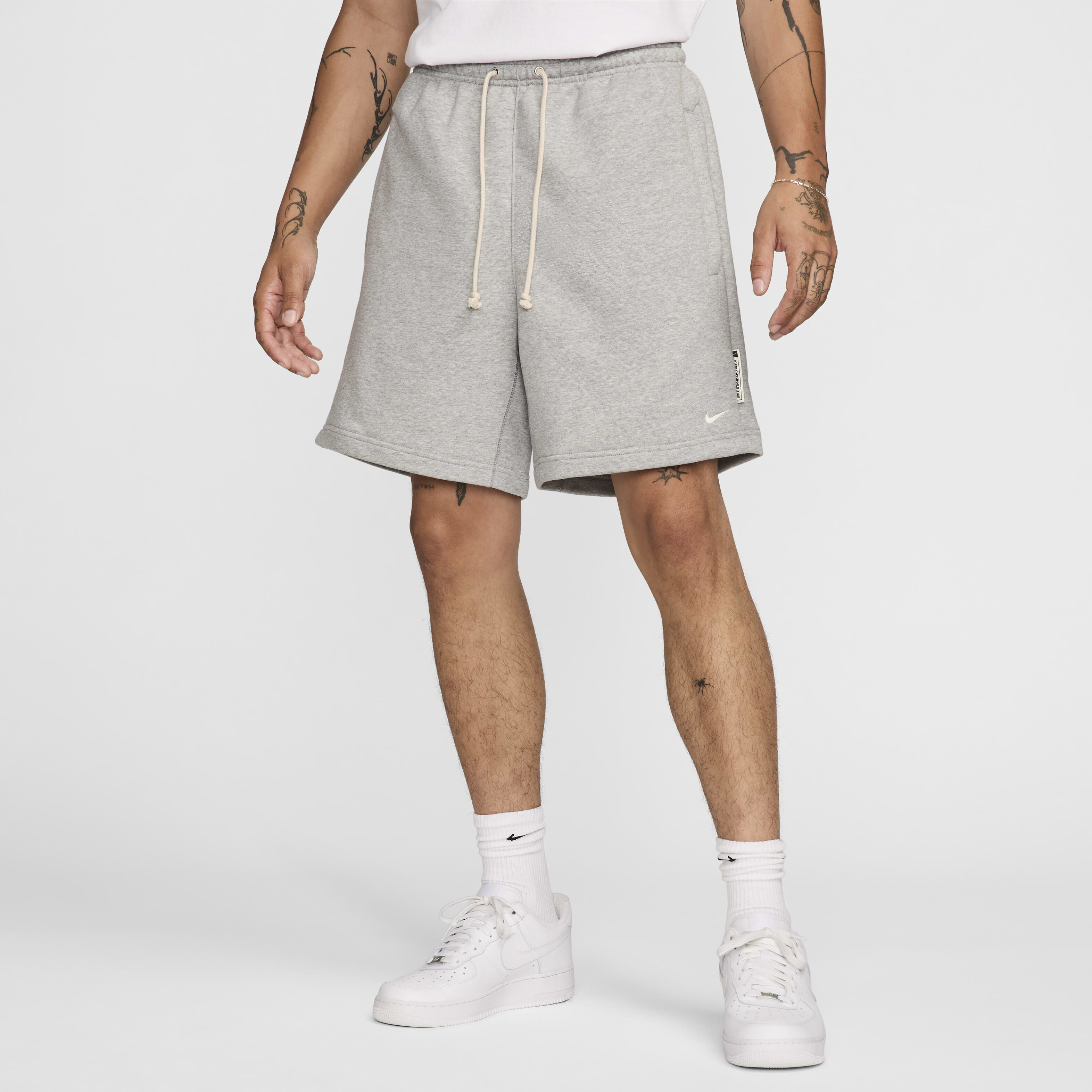 Nike Standard Issue image number 0