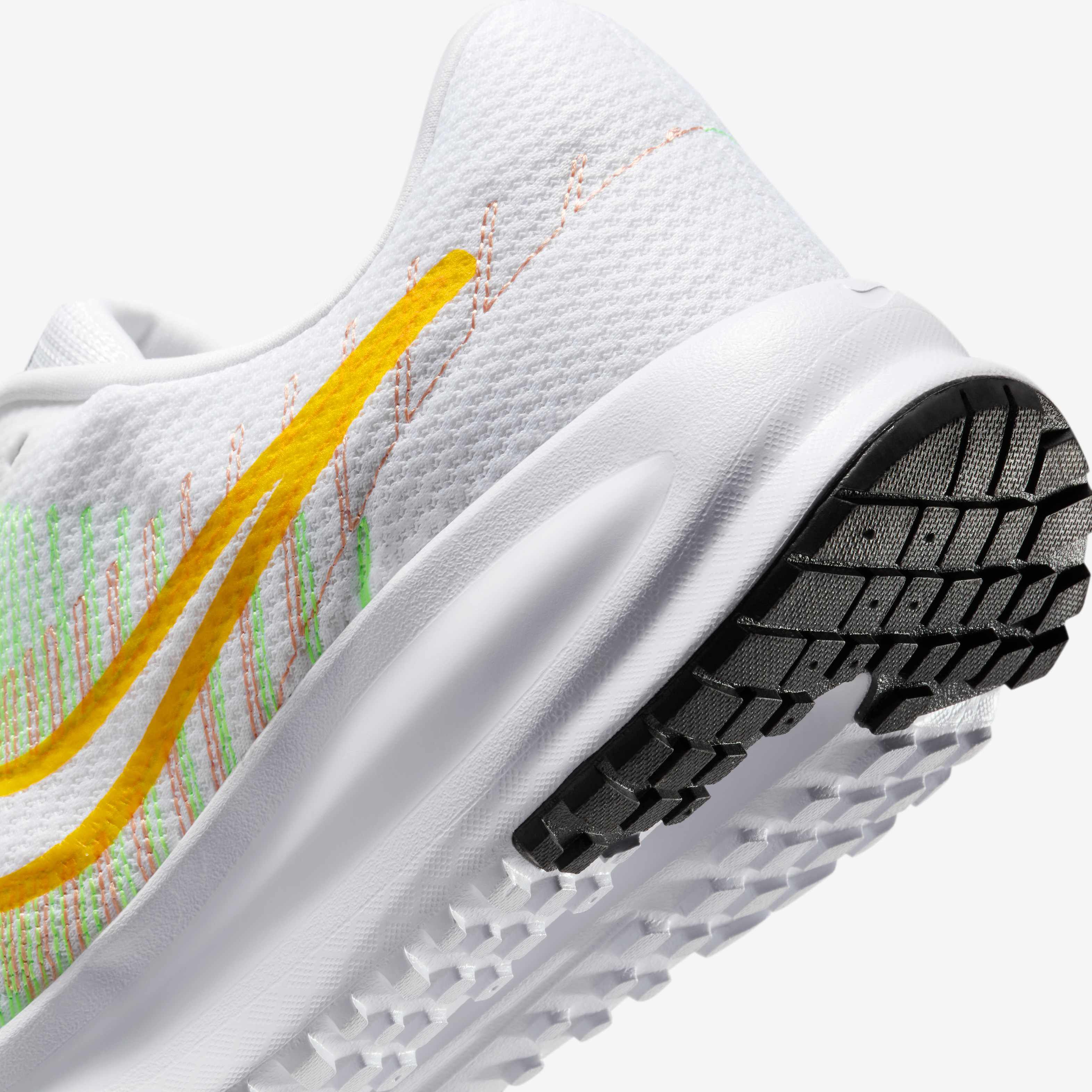 Nike Run Defy image number 7