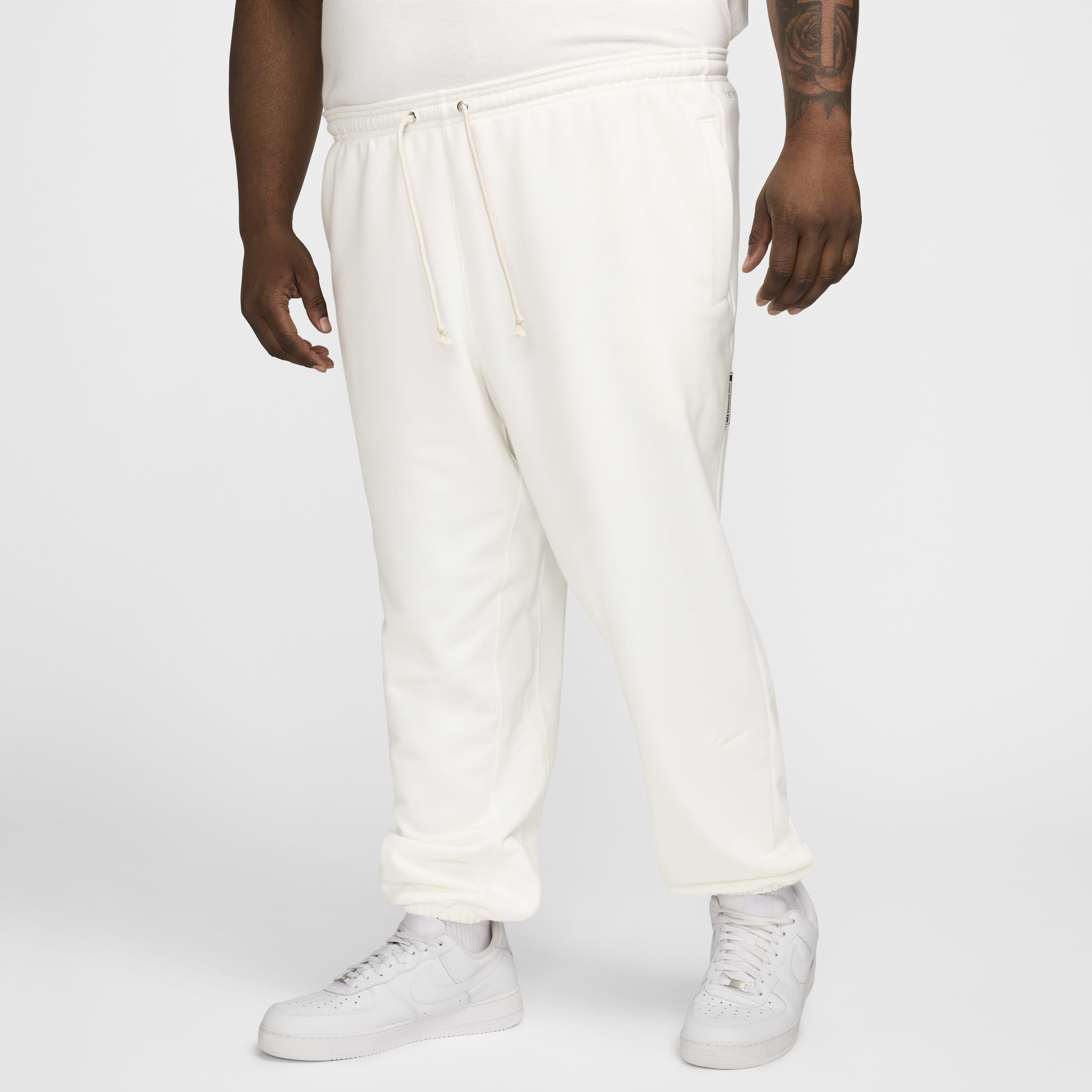 Nike Standard Issue image number 10