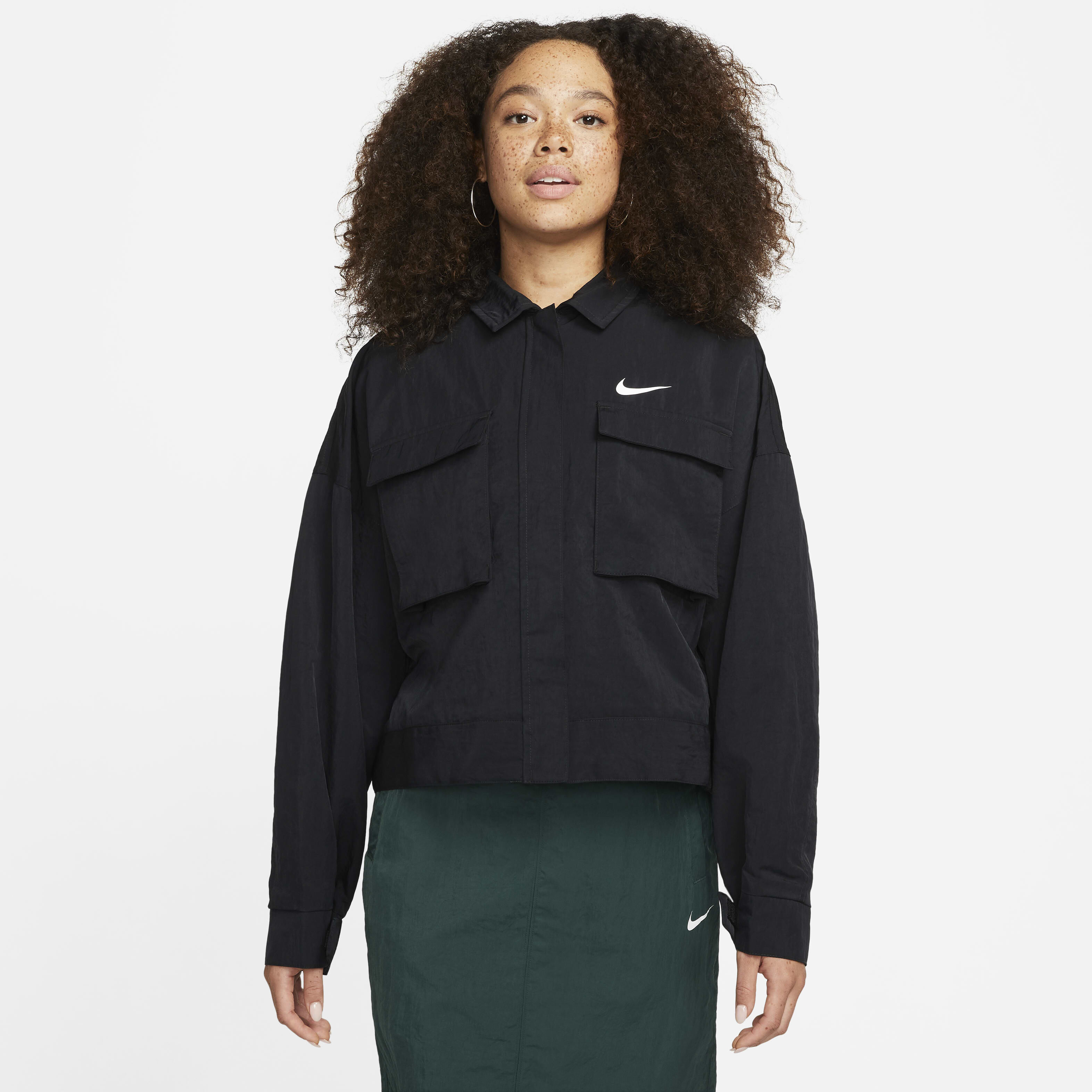 Nike Sportswear Essential image number 0