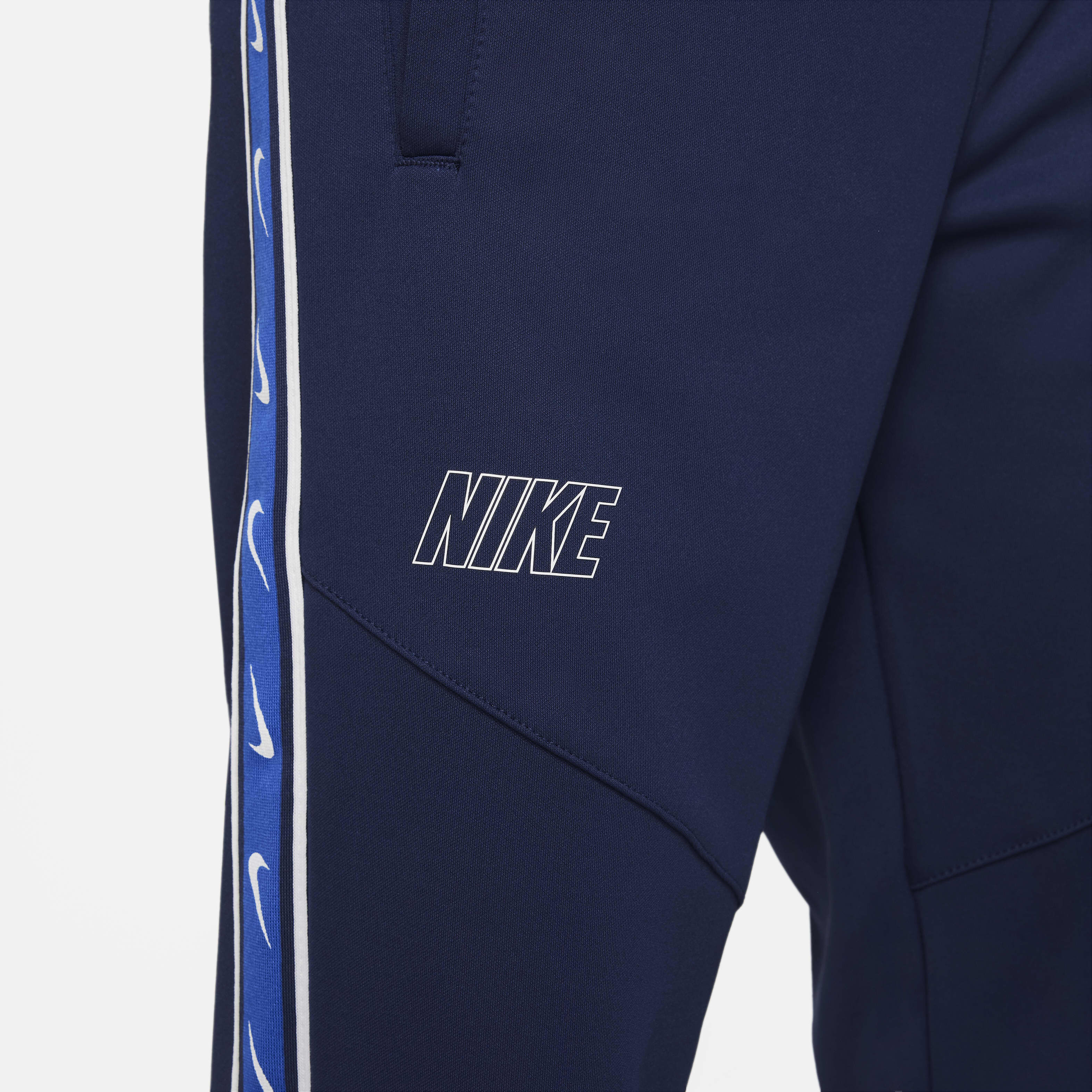 Nike Sportswear Repeat image number 4