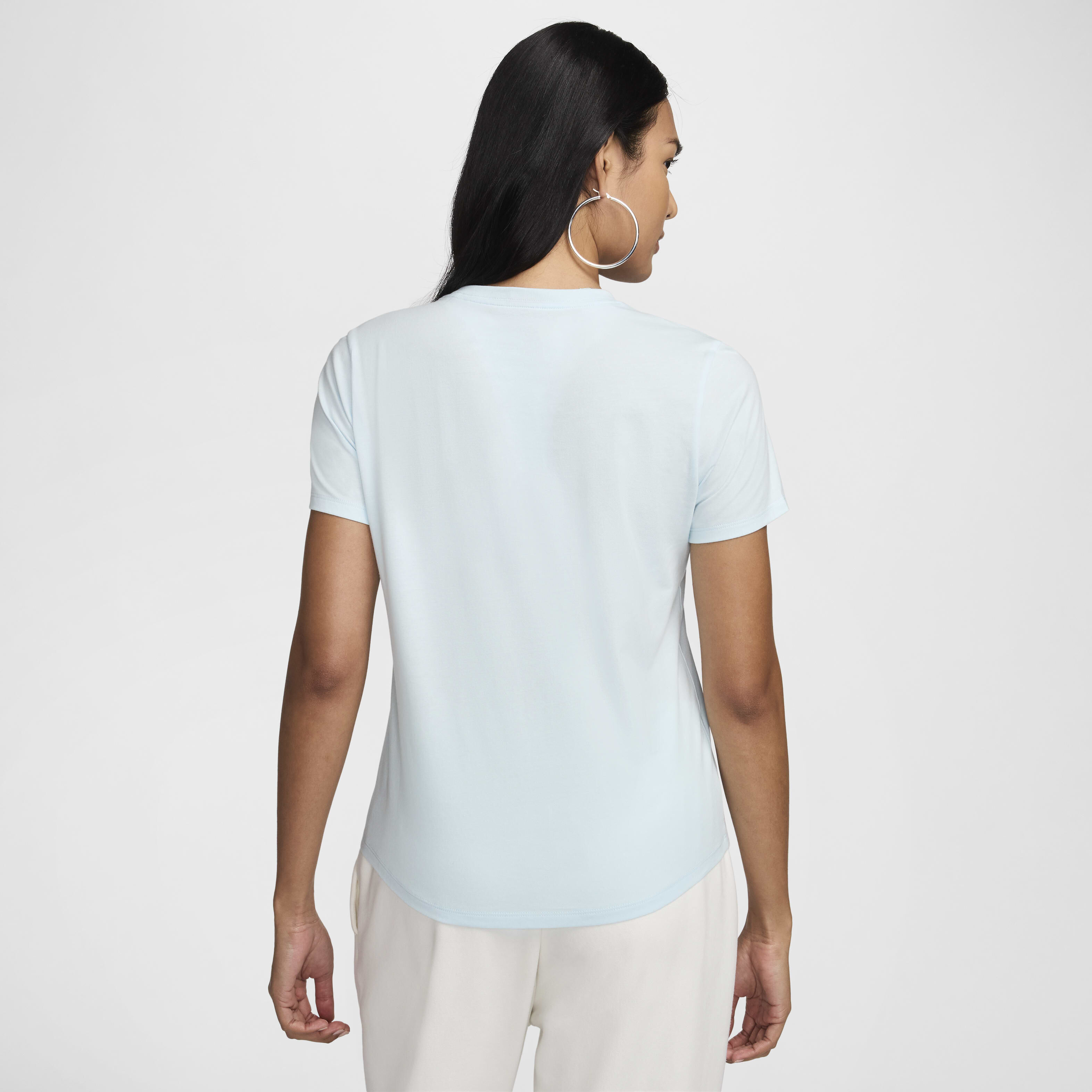 Nike Sportswear Essentials image number 1