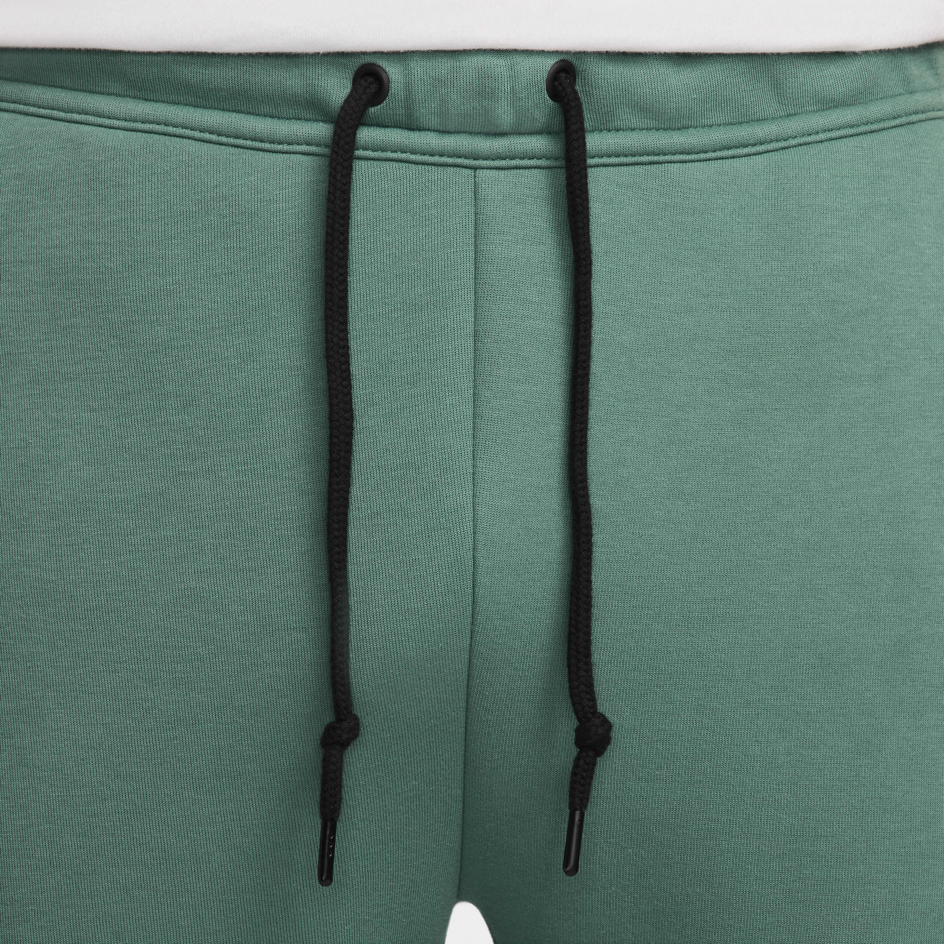 Nike Sportswear Tech Fleece image number 2