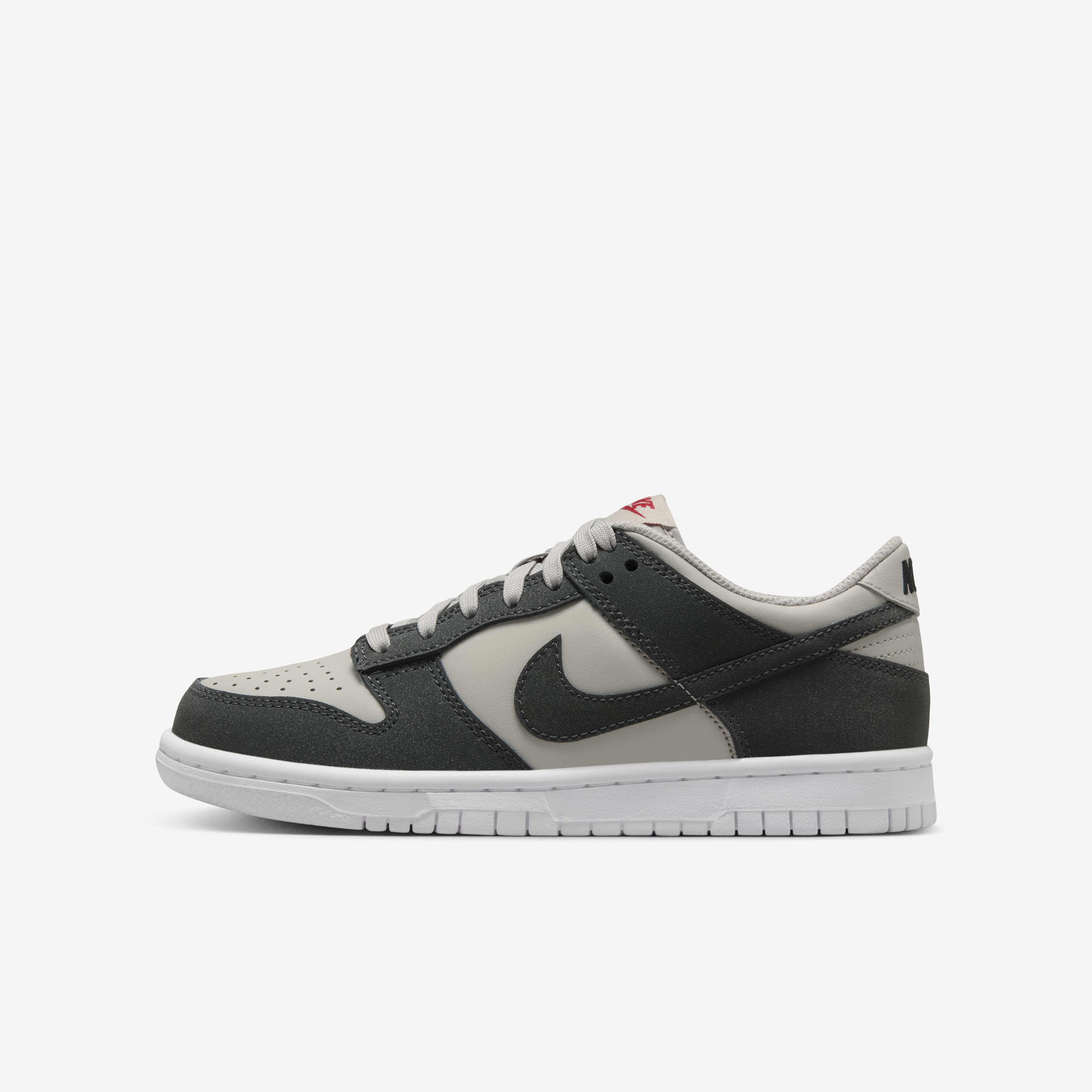 NIKE DUNK  LOW スニーカー The Nike Dunk Low Winterized Cargo Khaki Vivid Sulfur