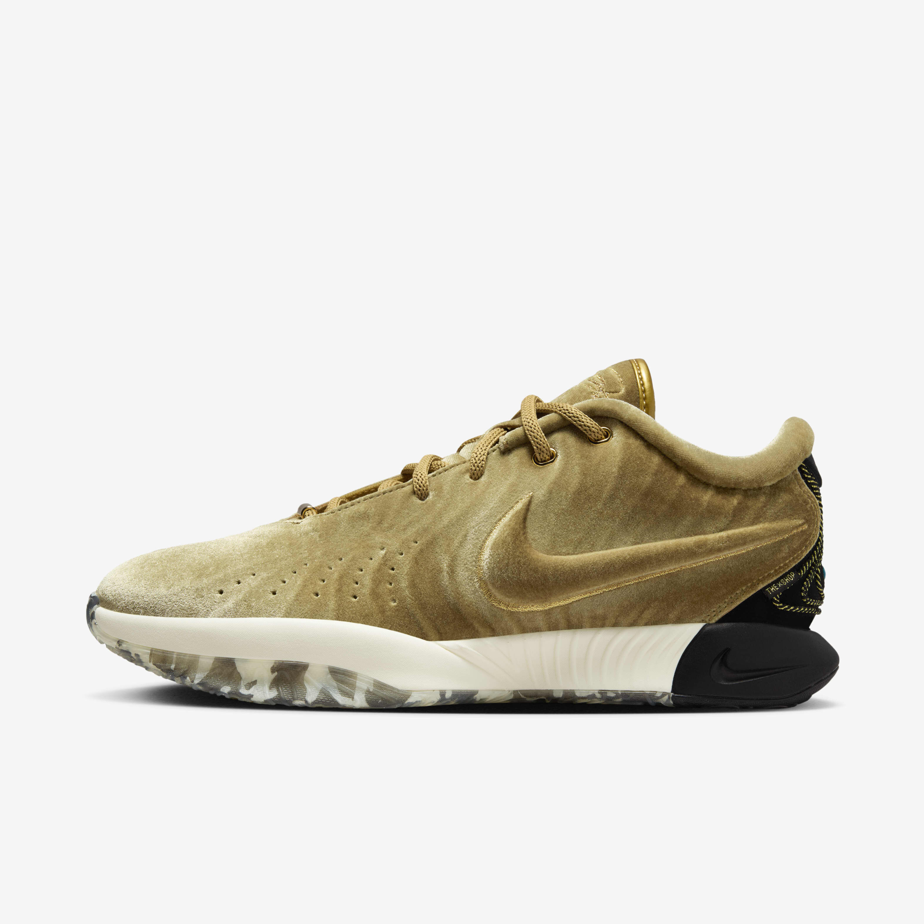 Nike sneaker explodes hot sale
