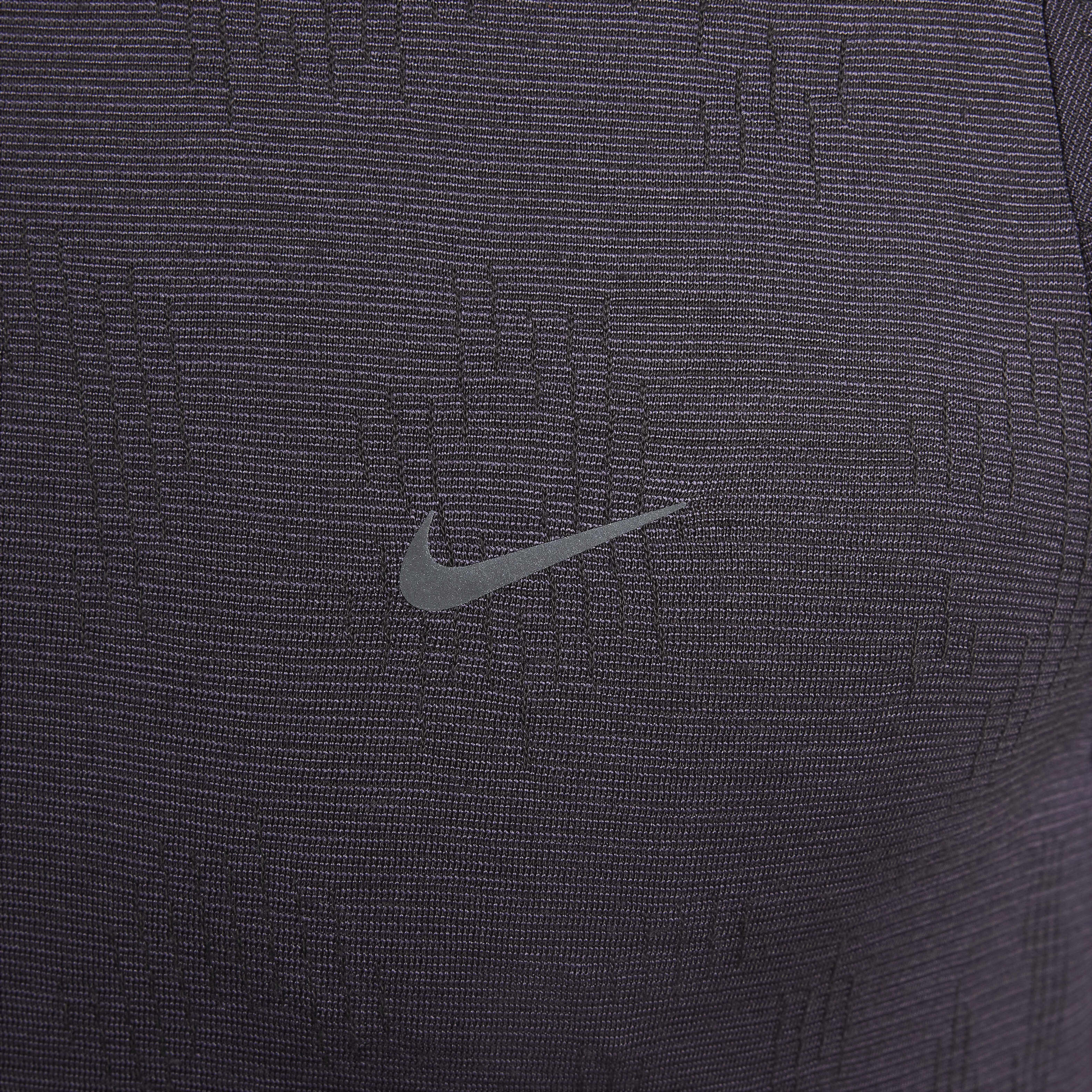 Nike Running Division image number 3