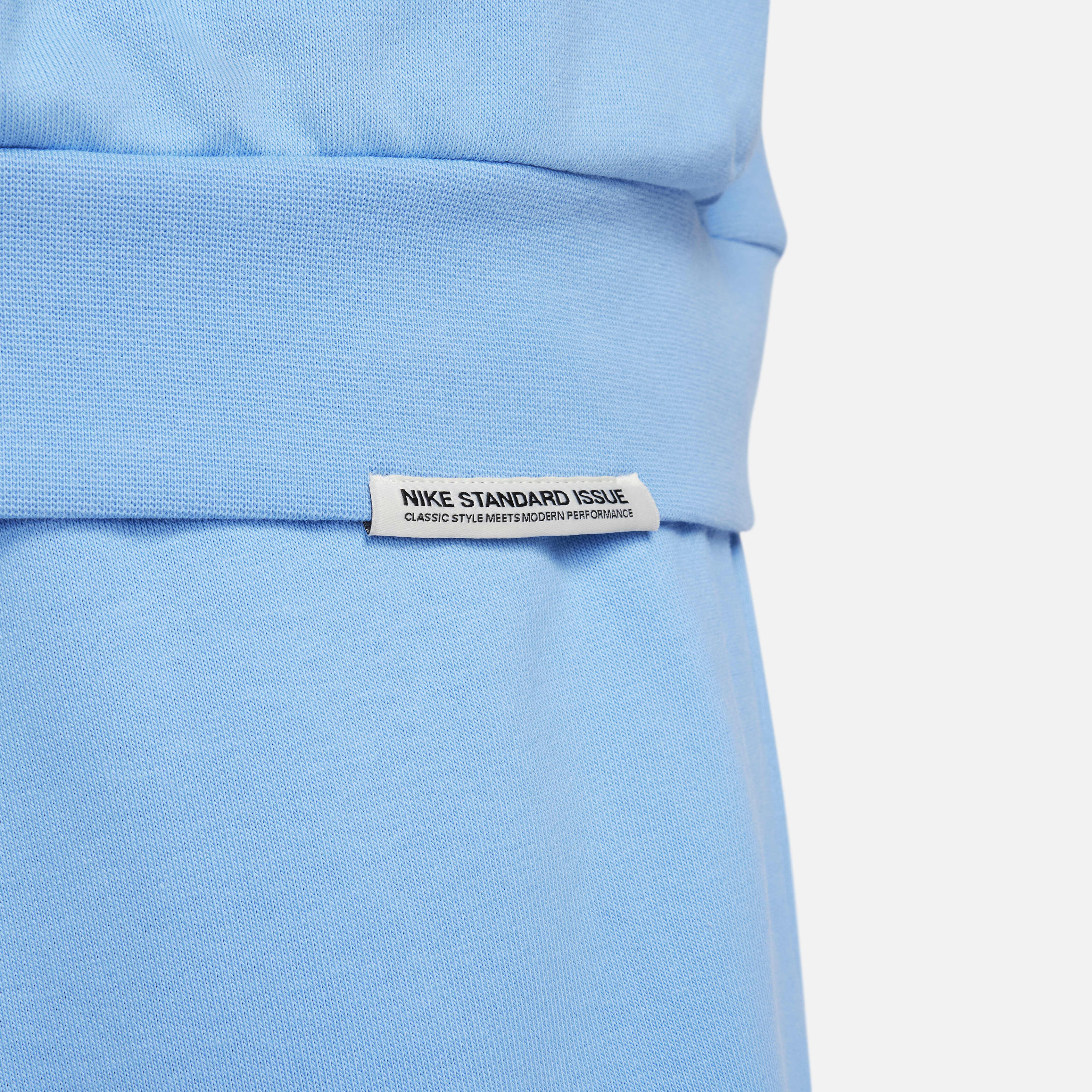 Nike Standard Issue image number 14