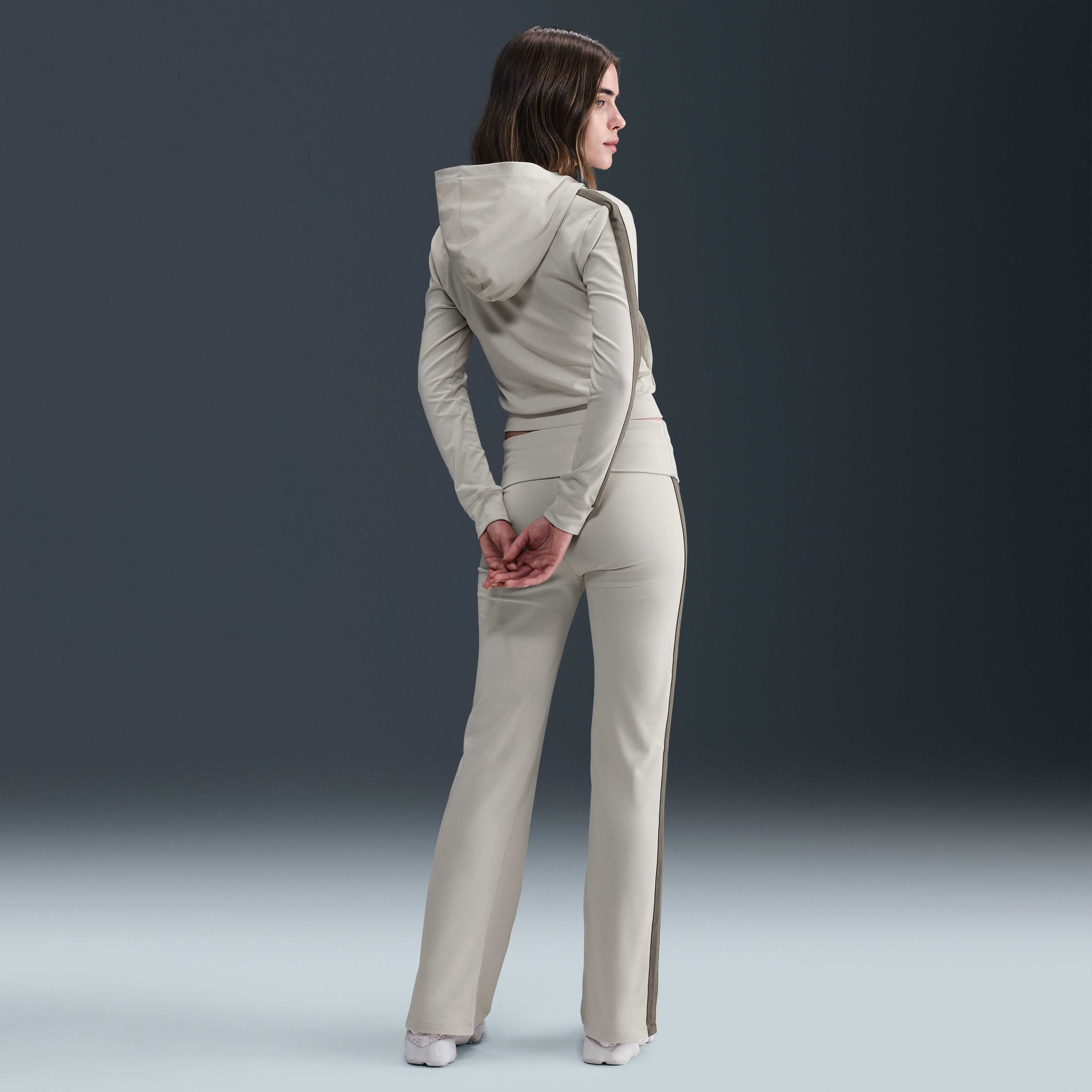 نايكي سبورتسوير image number 4