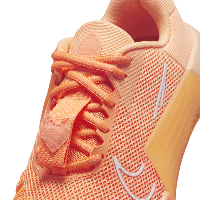 Lifters top nike womens