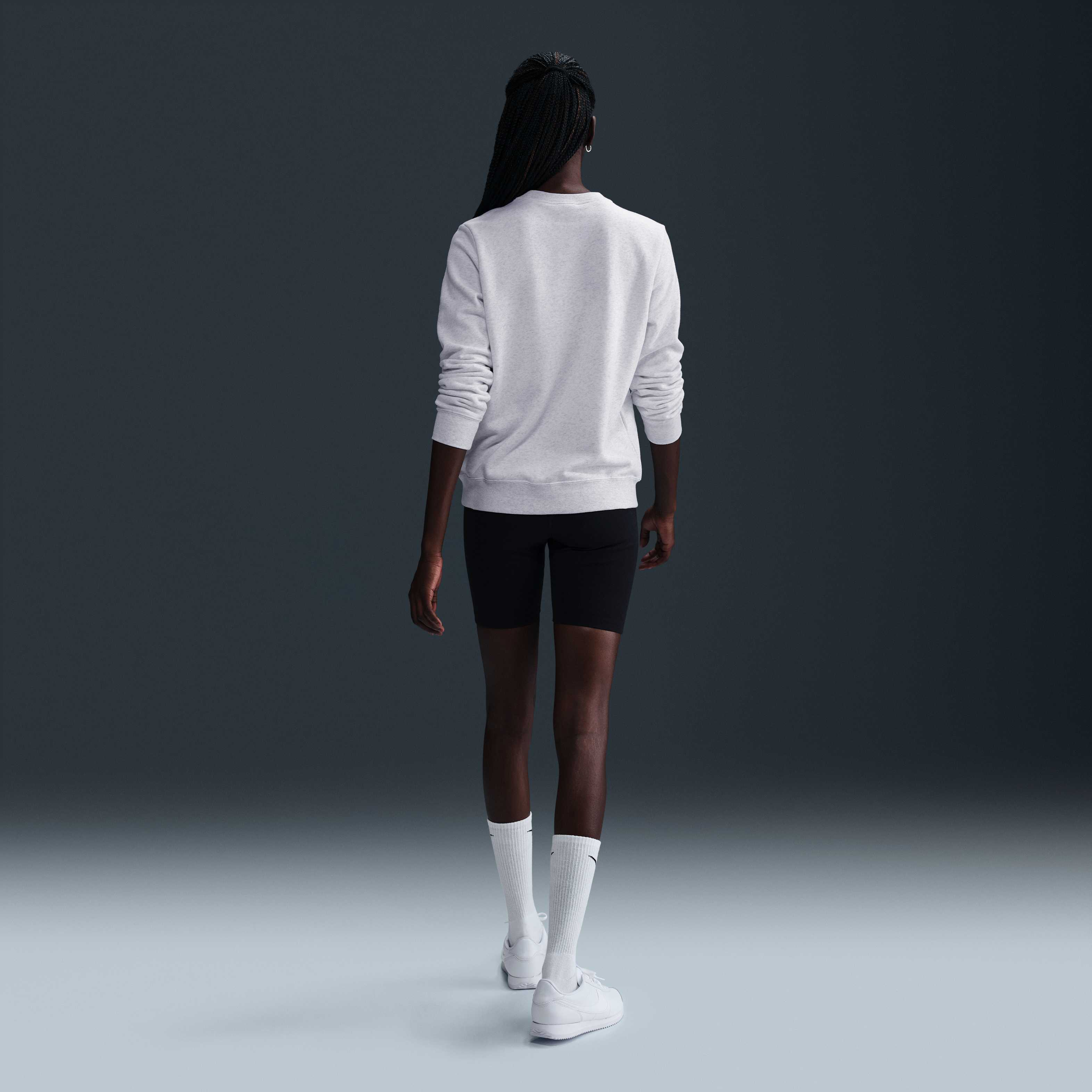 نايكي سبورتسوير كلوب فليس image number 4