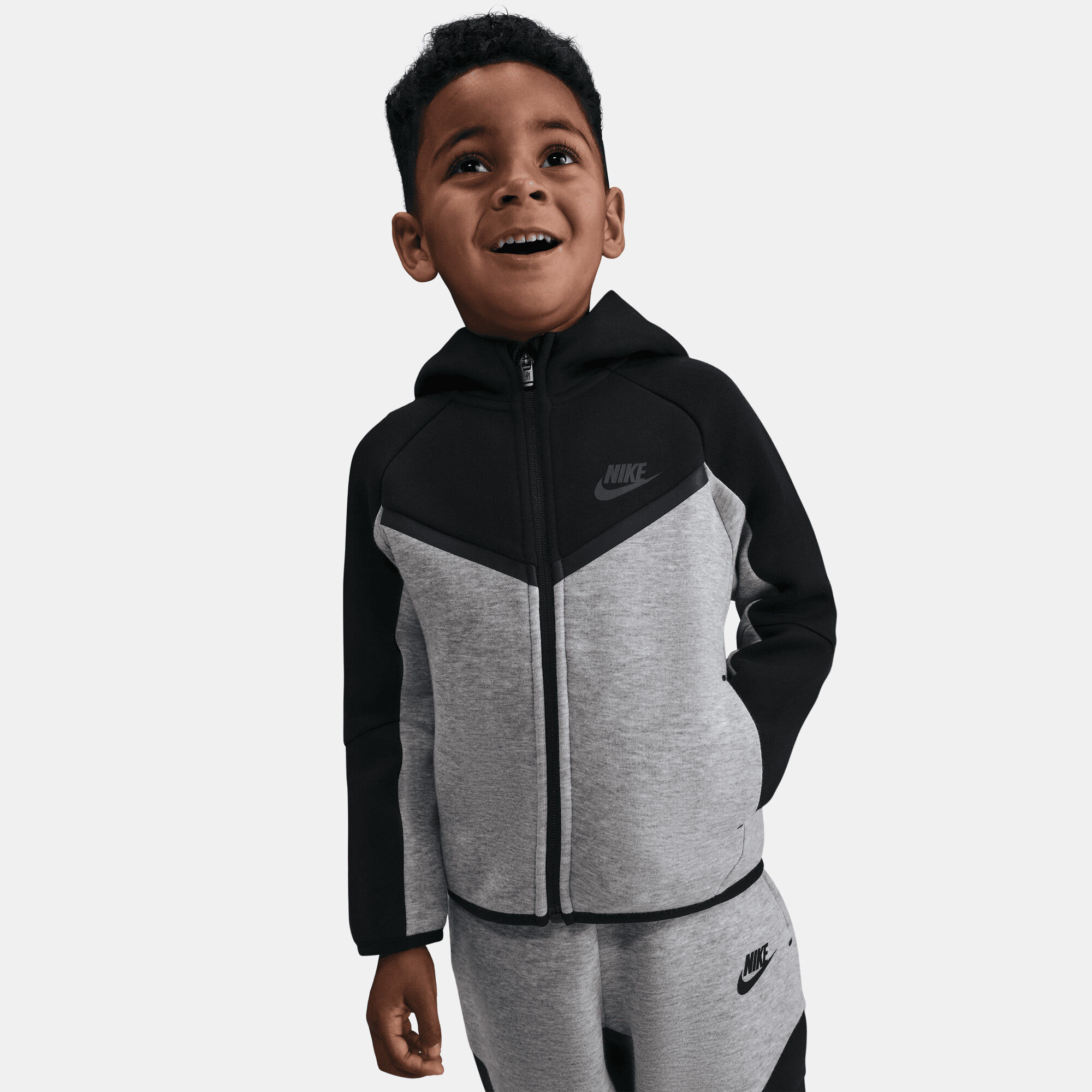 نايكي سبورتسوير image number 4