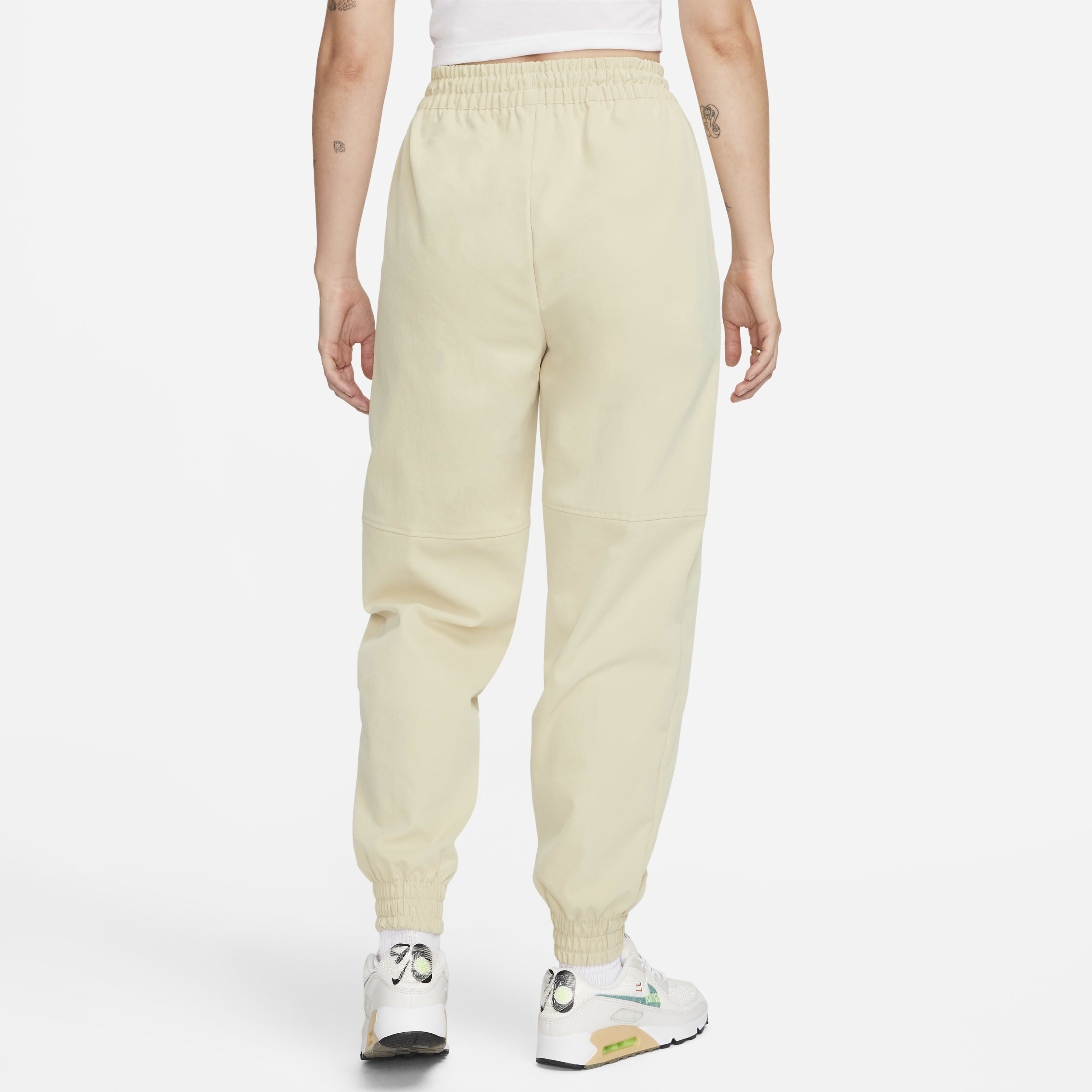 نايكي سبورتسوير سووش image number 1