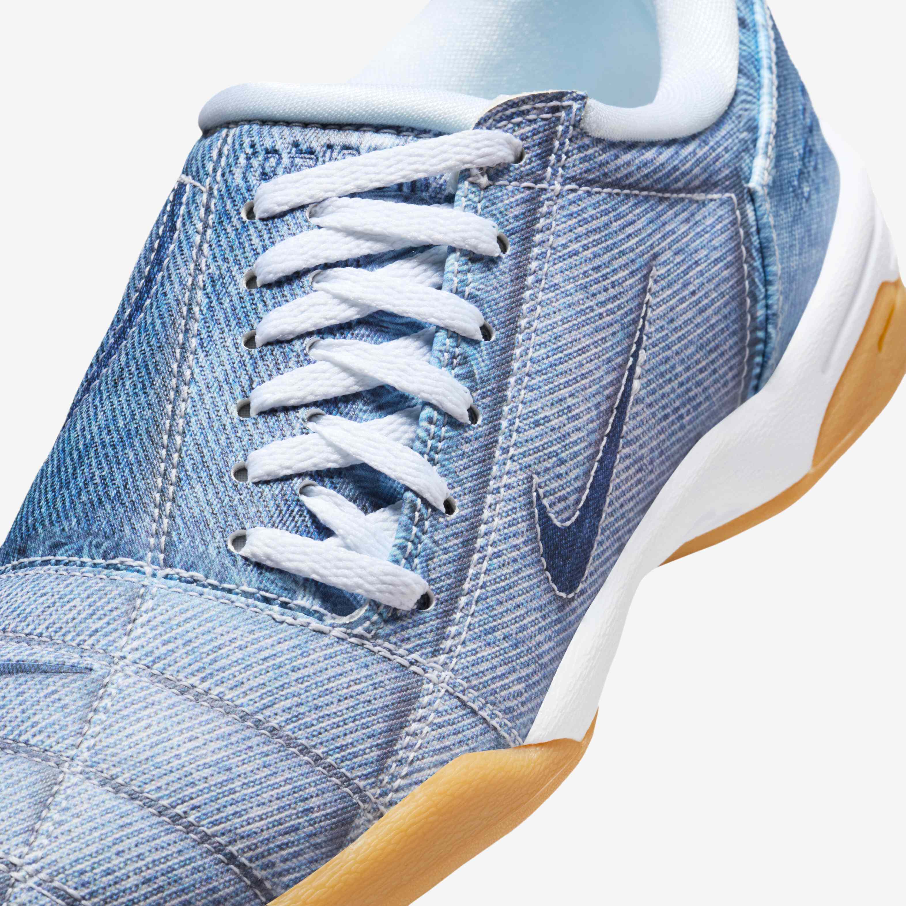 Nike Total90 image number 6