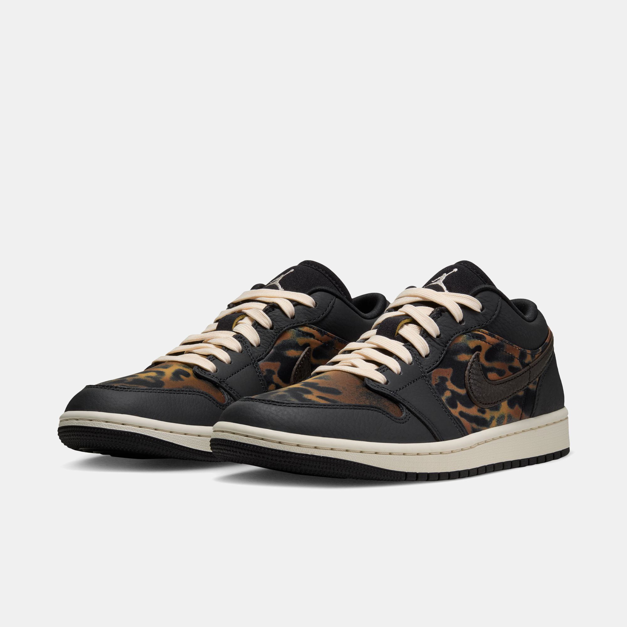 Air Jordan 1 Low SE image number 2