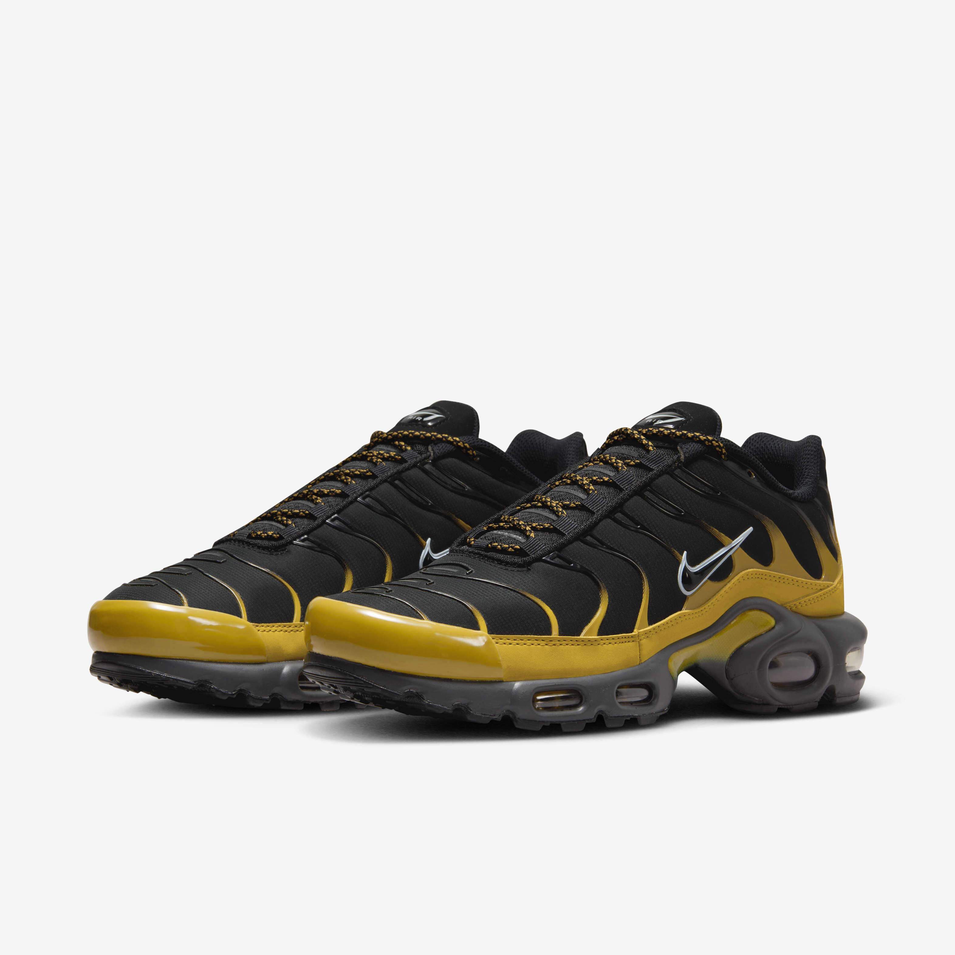 Buy Nike Air Max Plus Men s Shoes Nike Saudi Official
