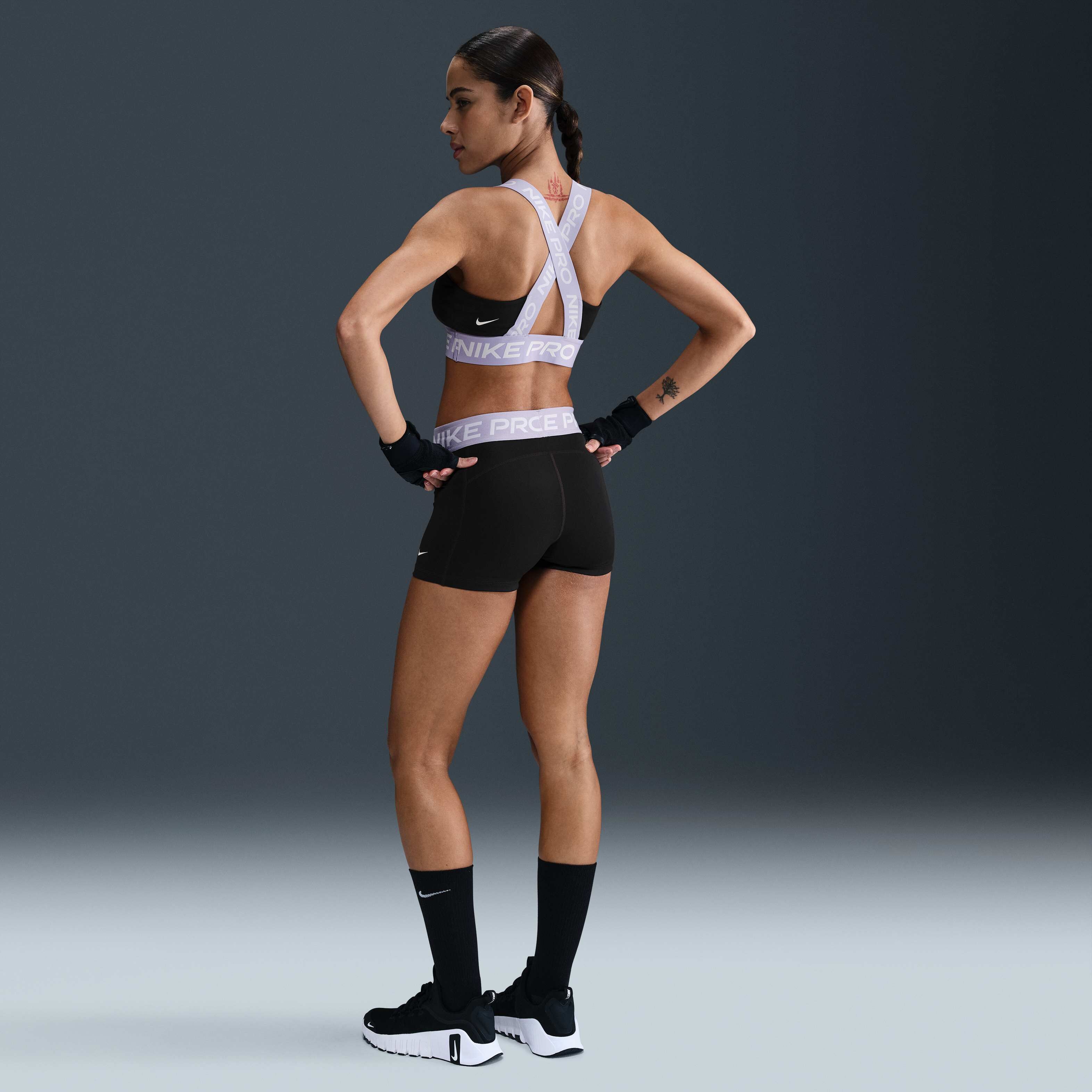 Nike Pro image number 4