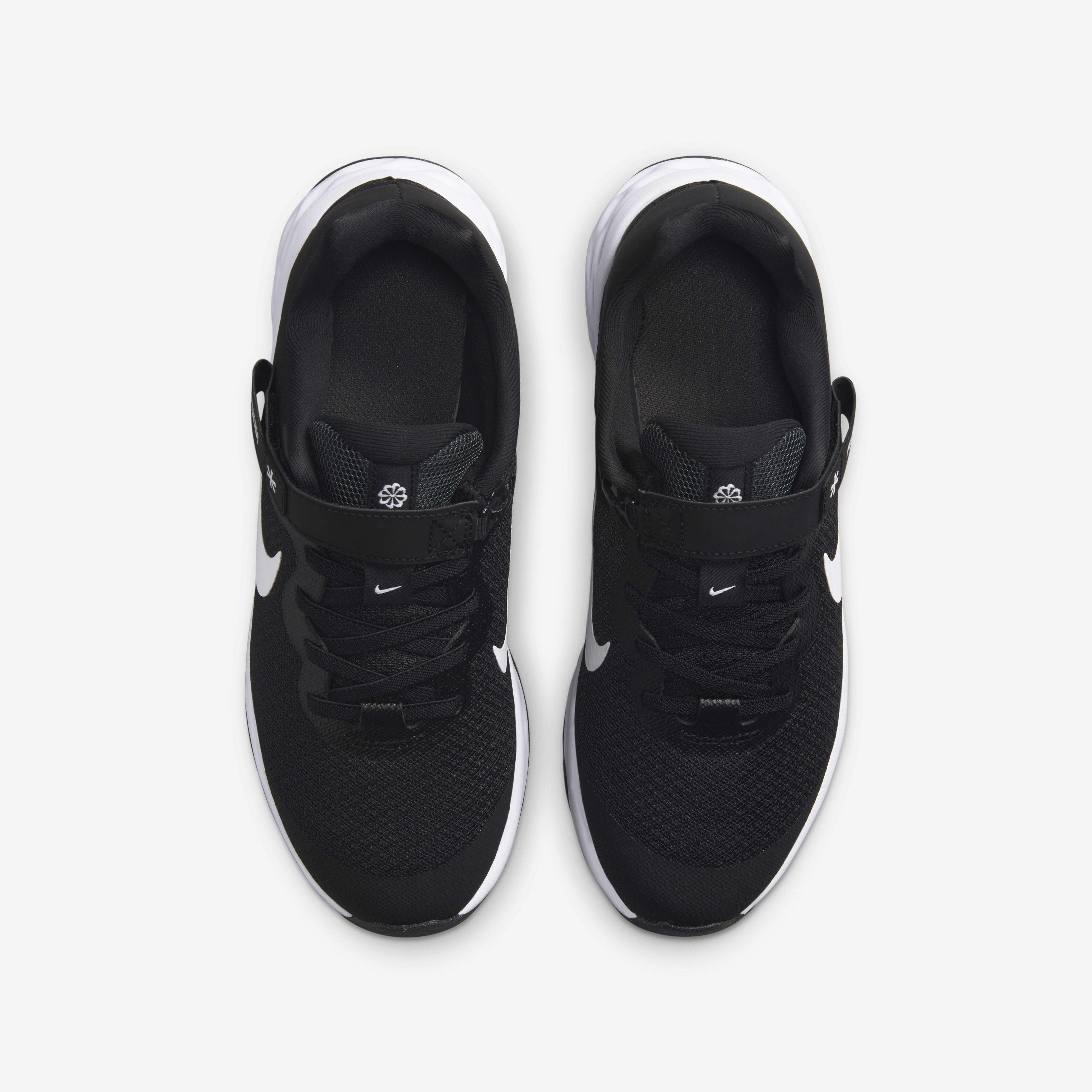 Revolution 4 flyease men's running shoe top