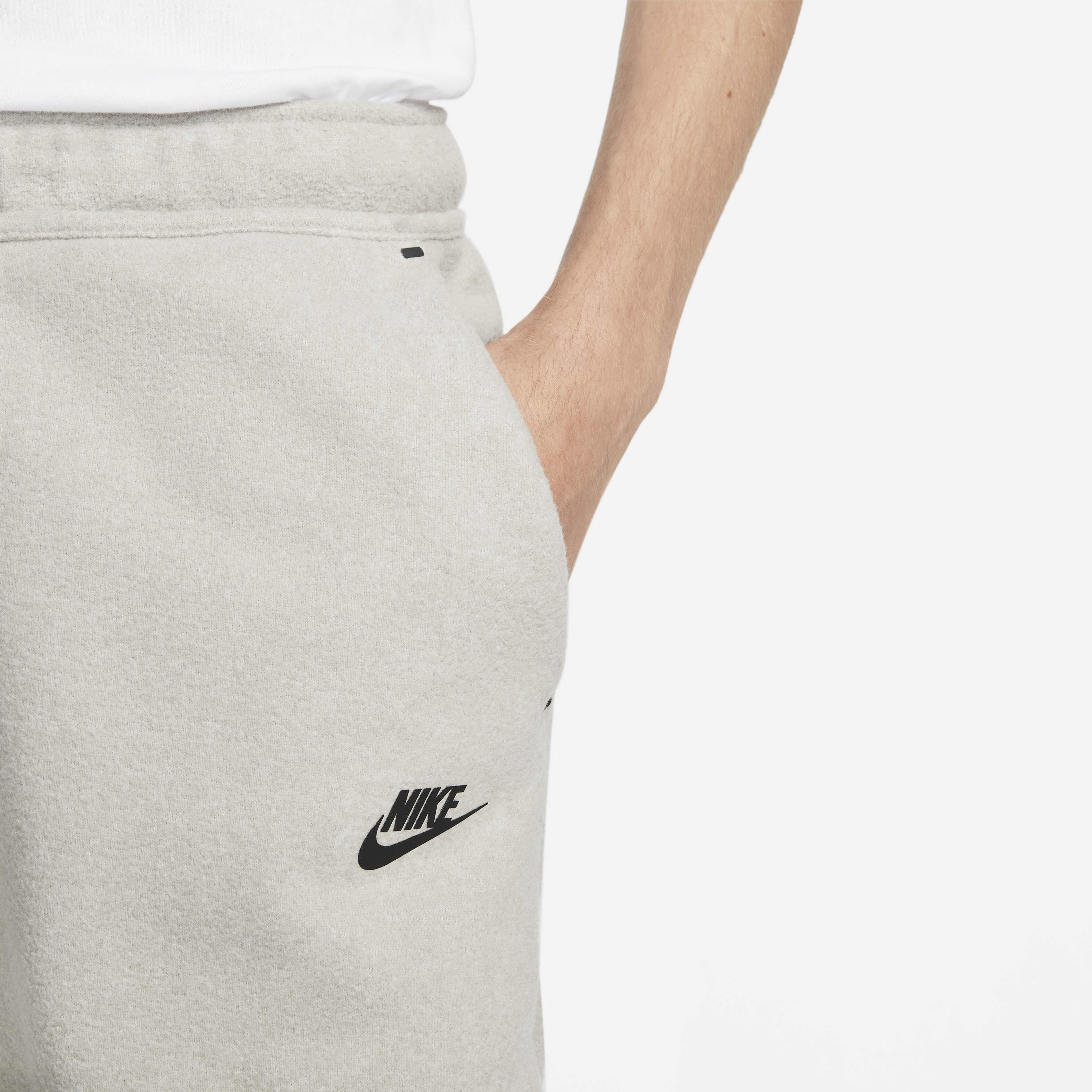 Nike Sportswear Tech Fleece image number 2