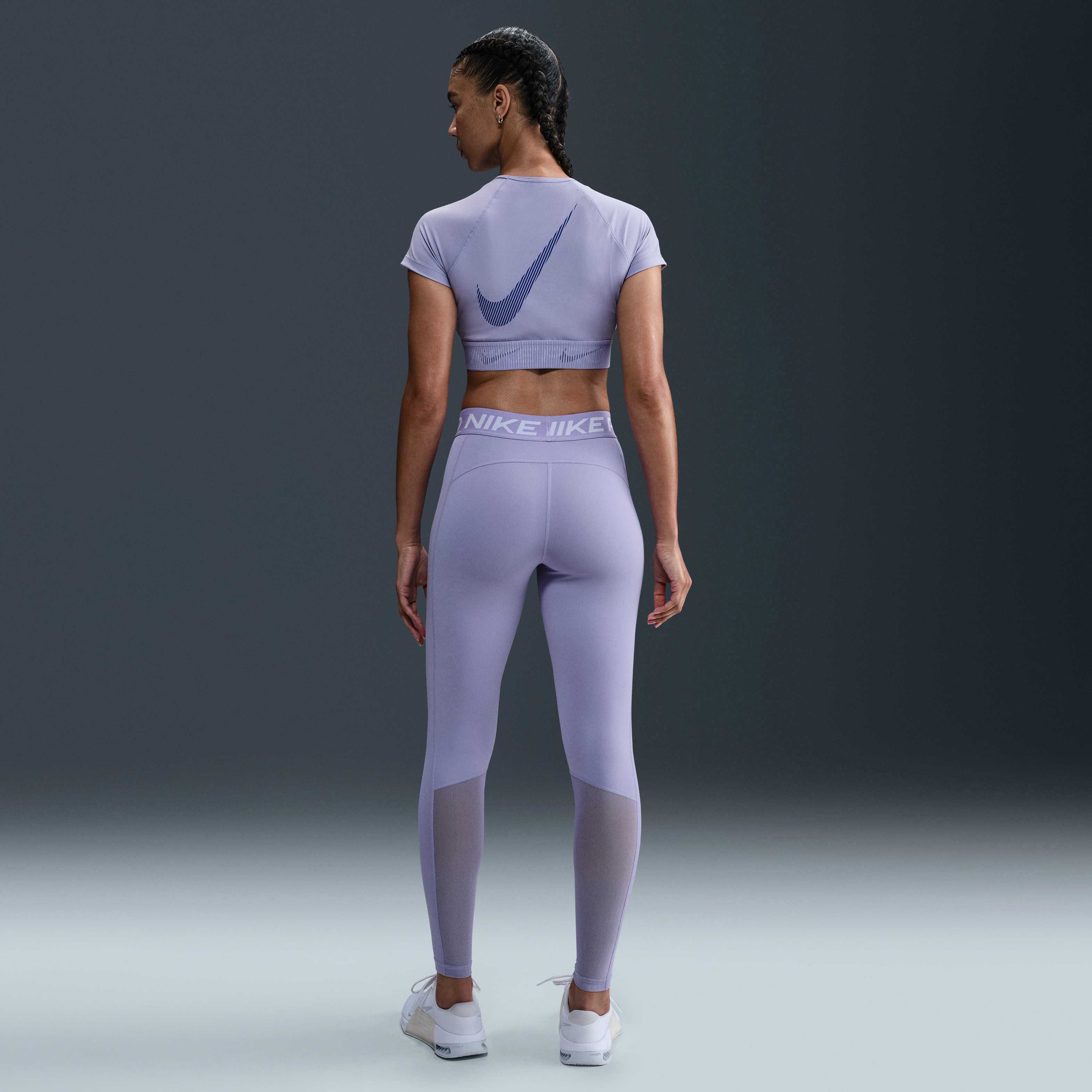 Nike Pro image number 4