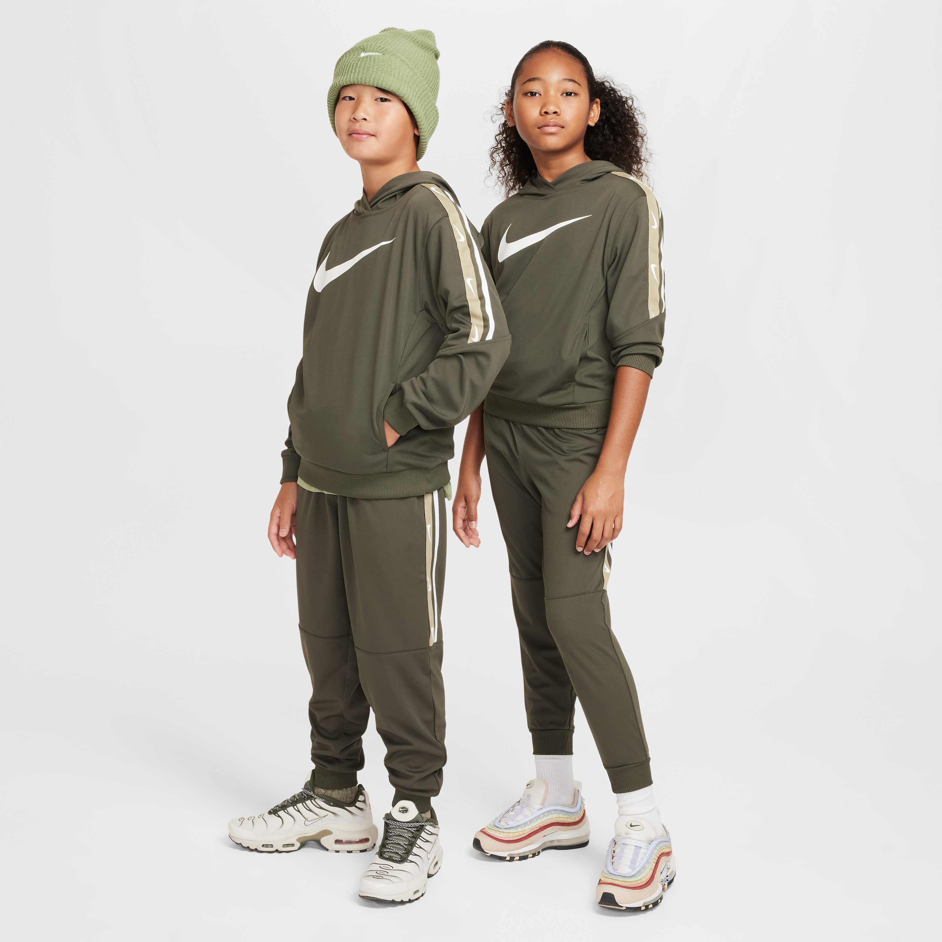 Nike Sportswear Club image number 3