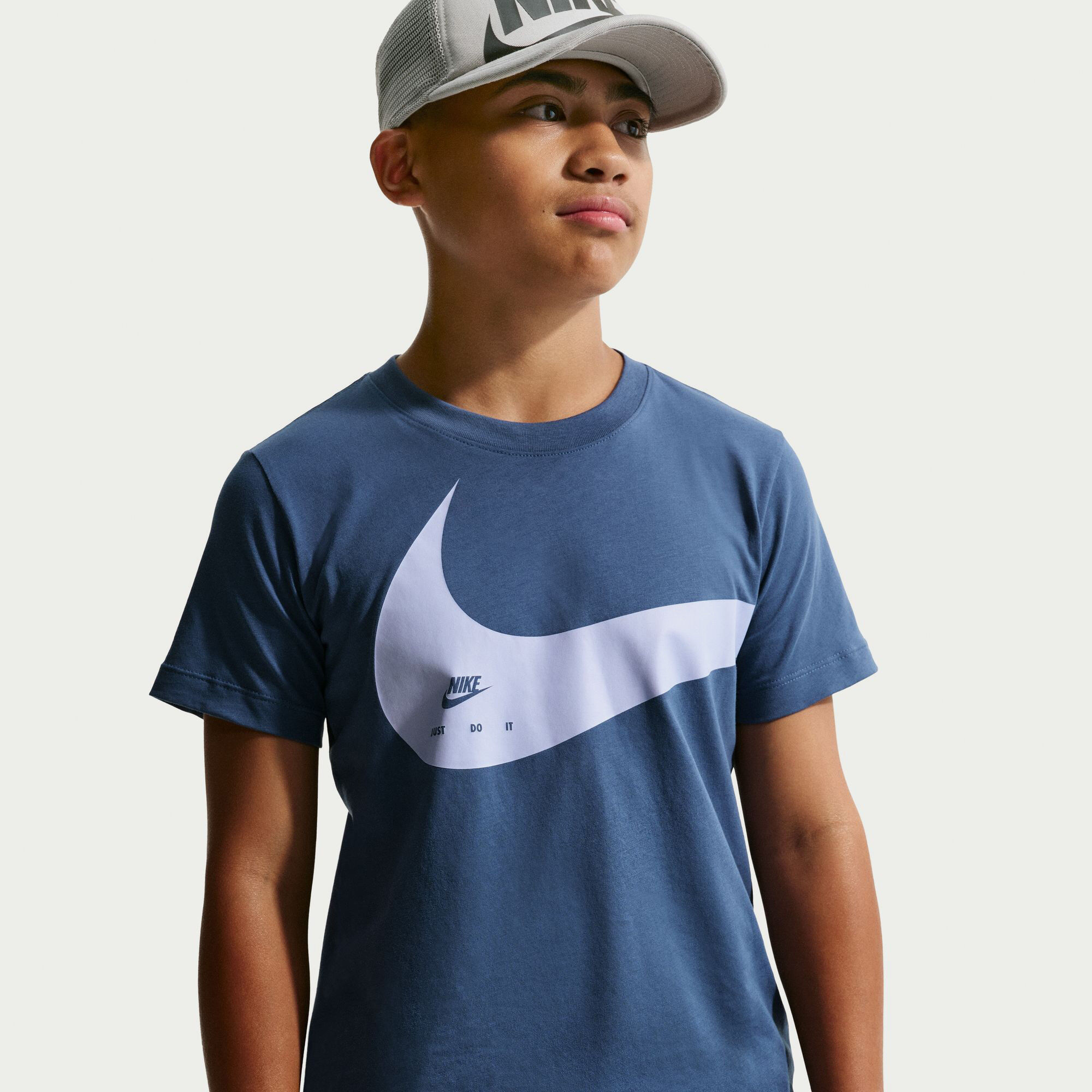 Nike Sportswear Club image number 2