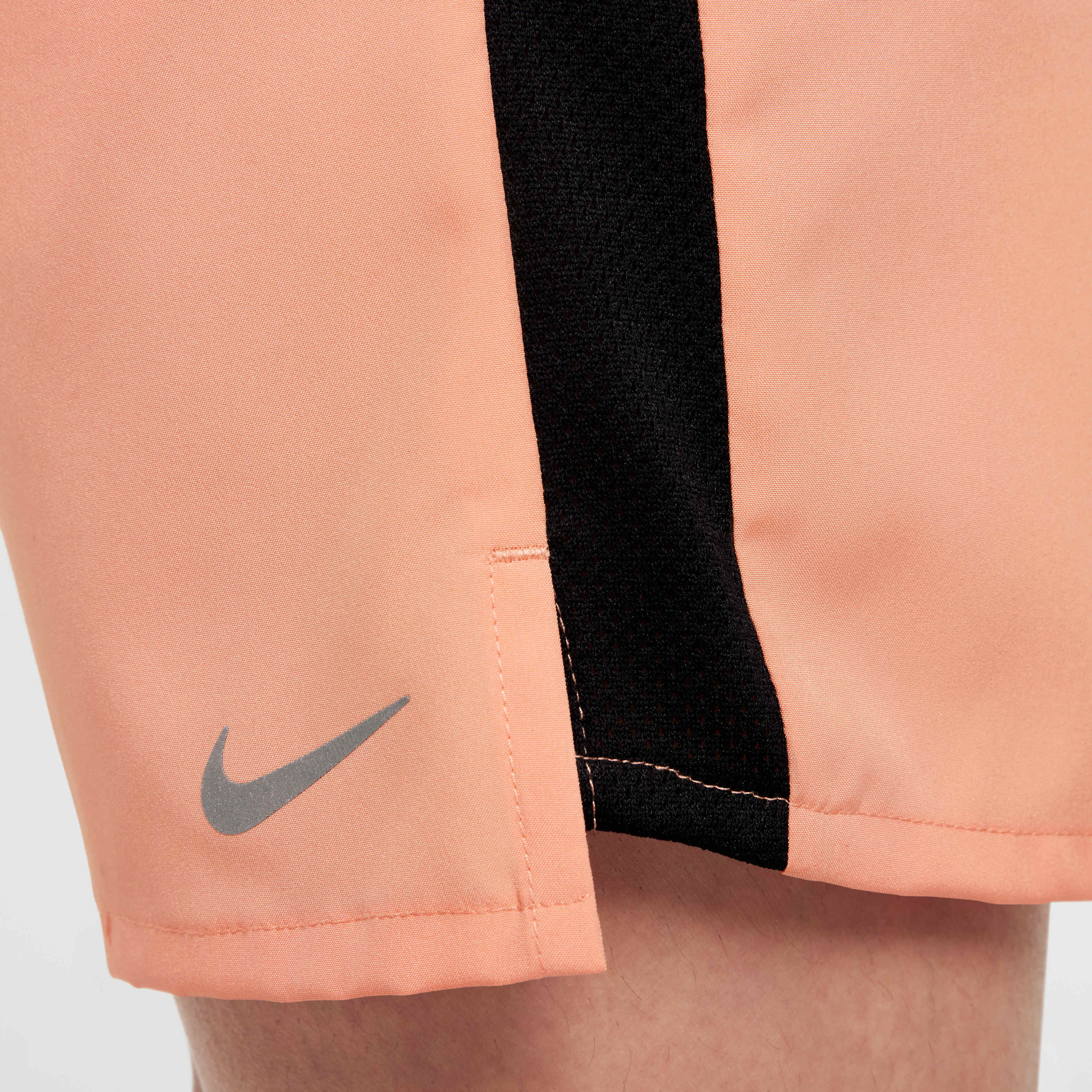Nike Dri-FIT Challenger image number 6