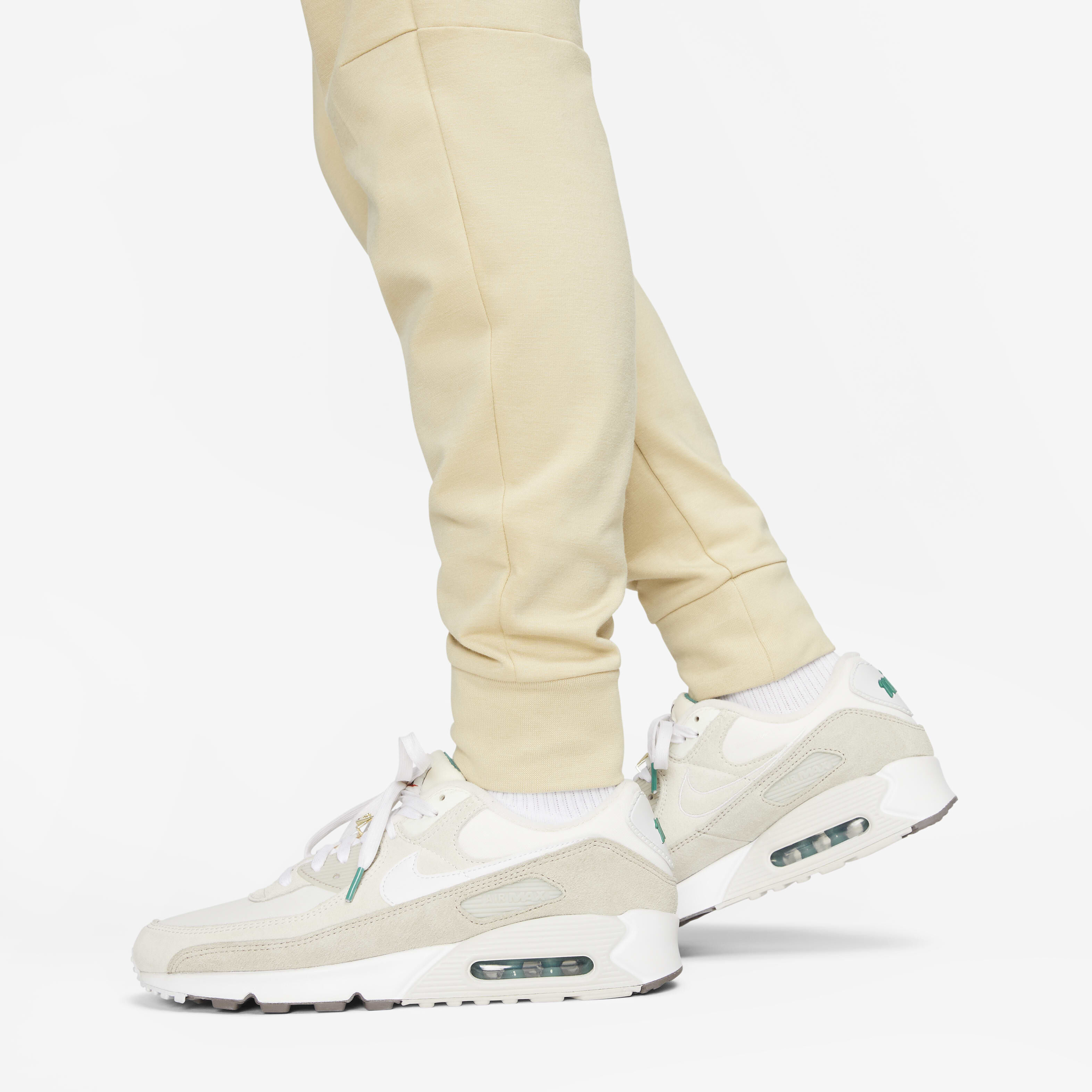 نايكي تك اسينشالز image number 4