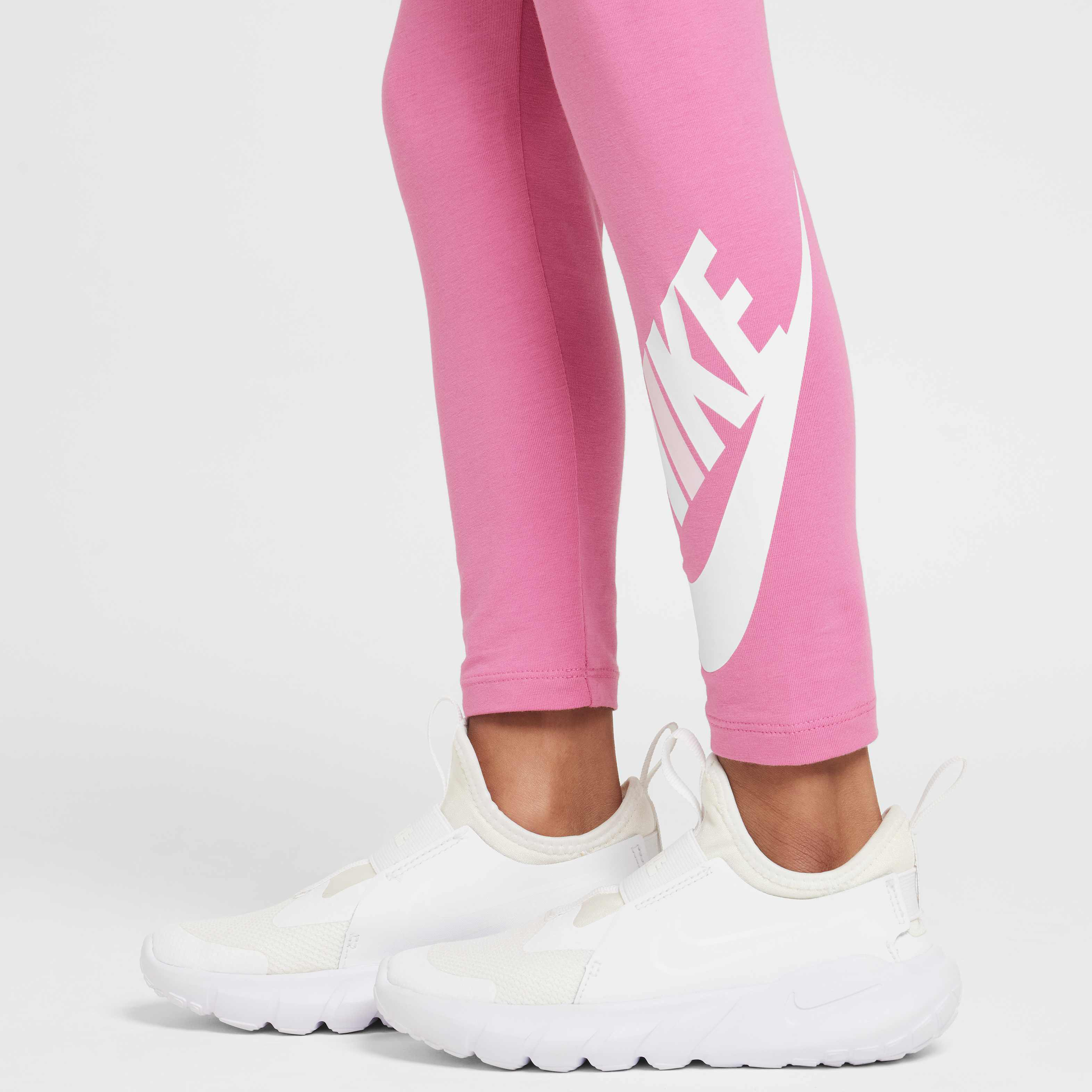 نايكي سبورتسوير كلوب image number 3