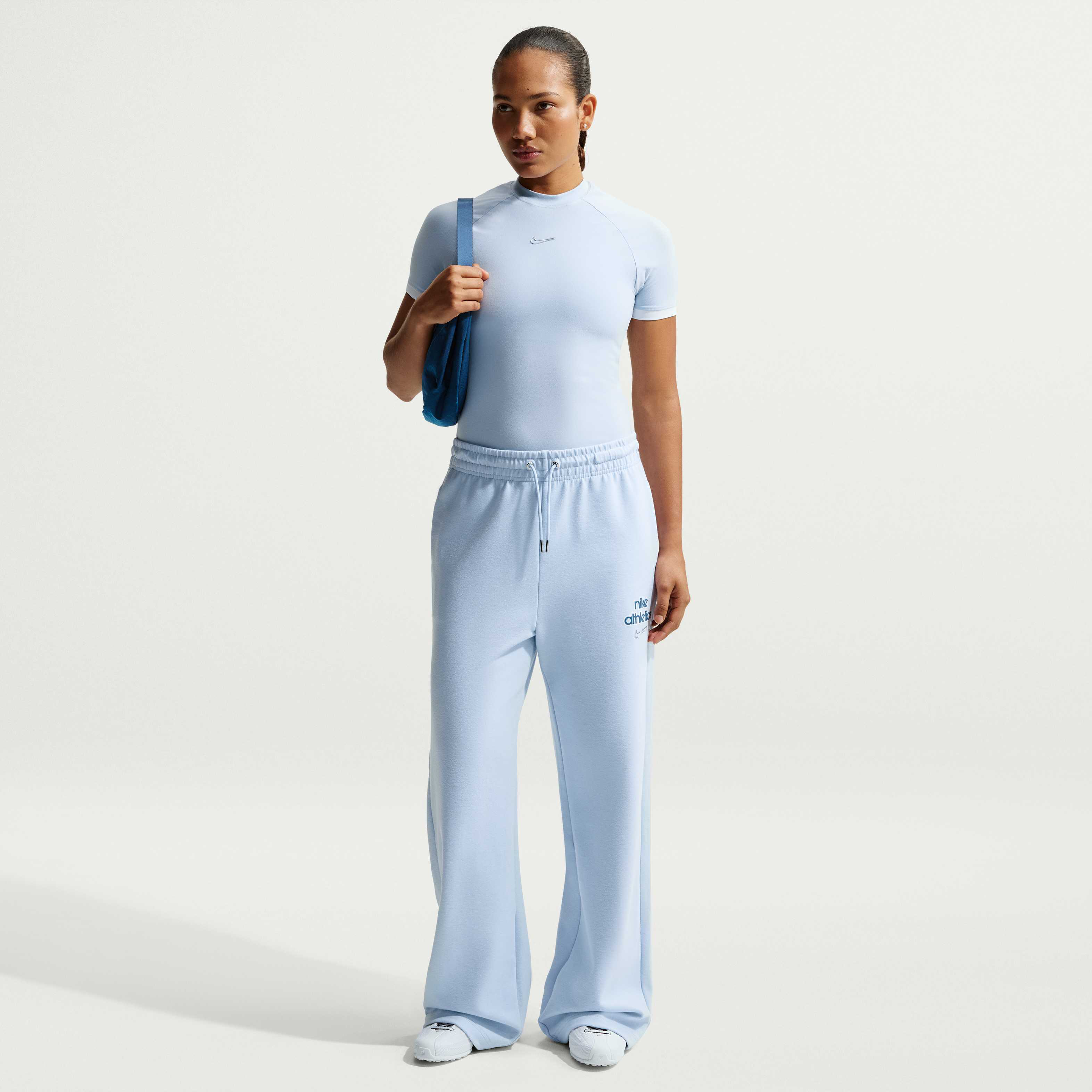 نايكي سبورتسوير image number 3