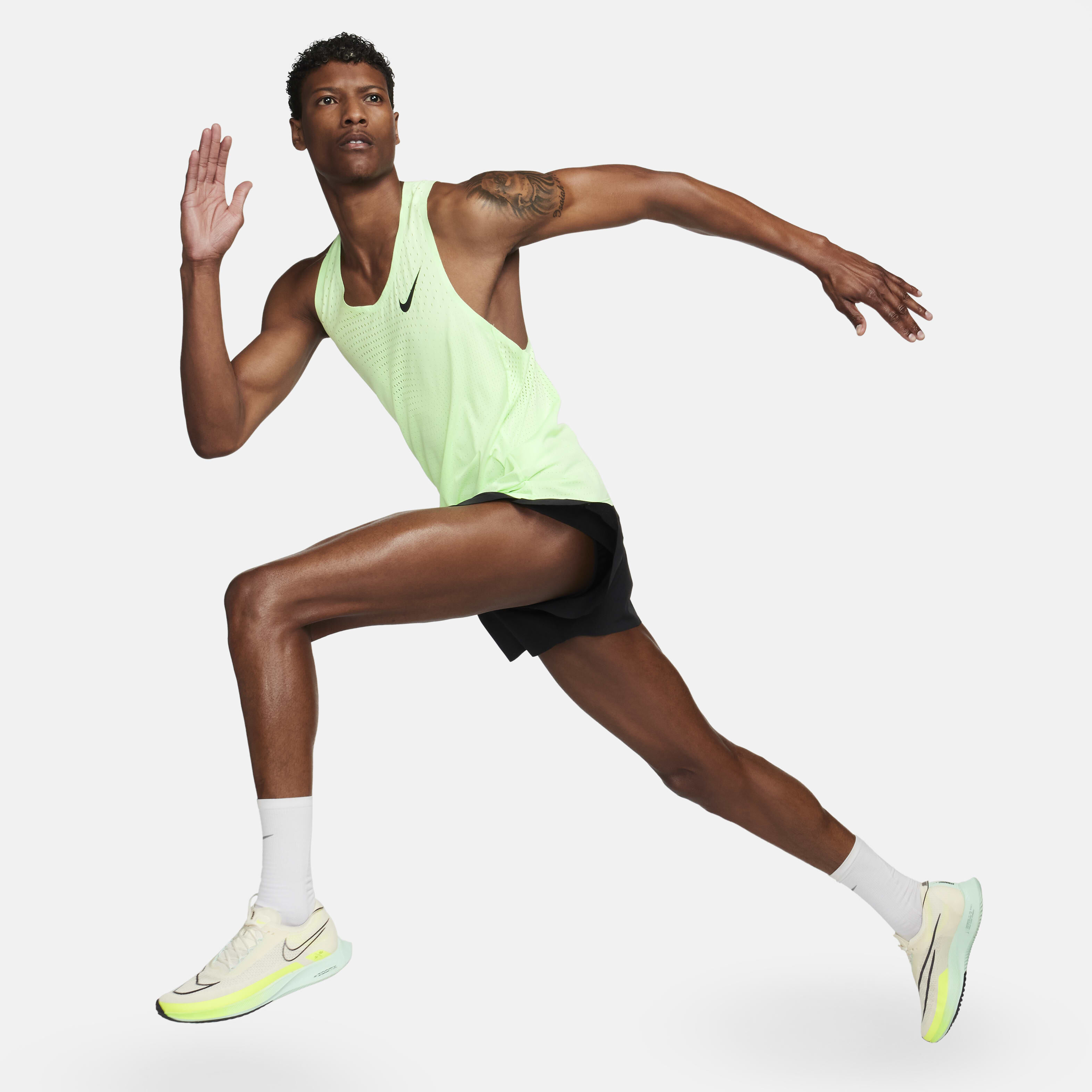 Buy Nike AeroSwift Men s Dri FIT ADV Running Vest Nike Saudi Official