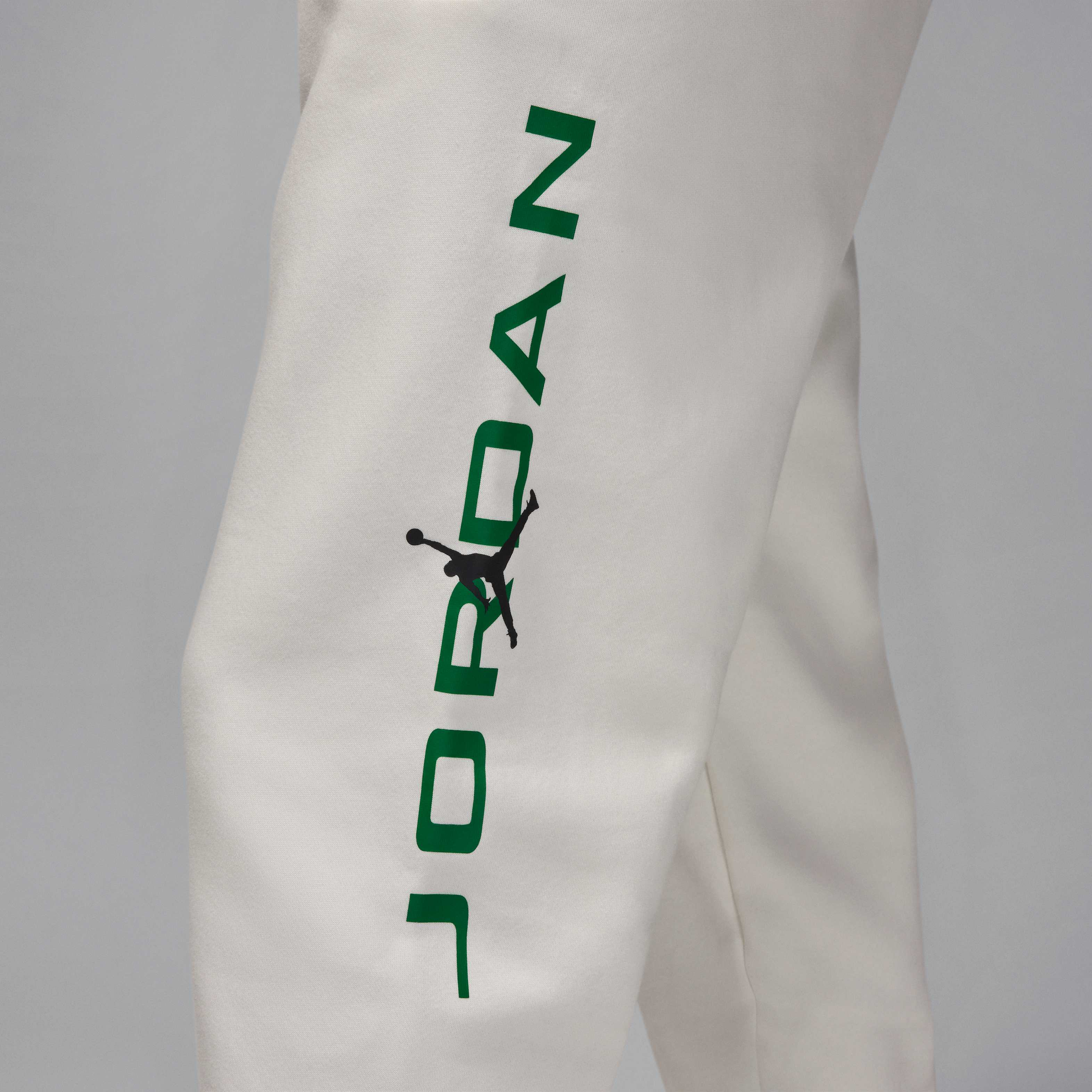 Jordan Essentials image number 4