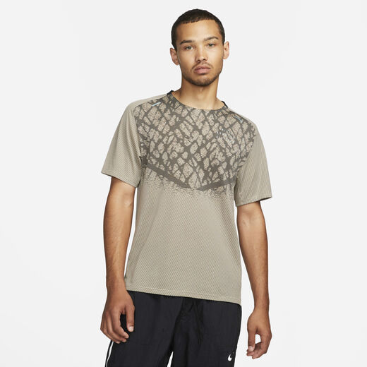 Nike Dri-FIT ADV Run Division TechKnit