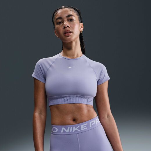 Metcon Looks-Nike, Nike Pro, Women's Dri-FIT Short-Sleeve Cropped Graphic Top Metcon Looks-Nike, Nike Pro, Women's Dri-FIT Short-Sleeve Cropped Graphic Top