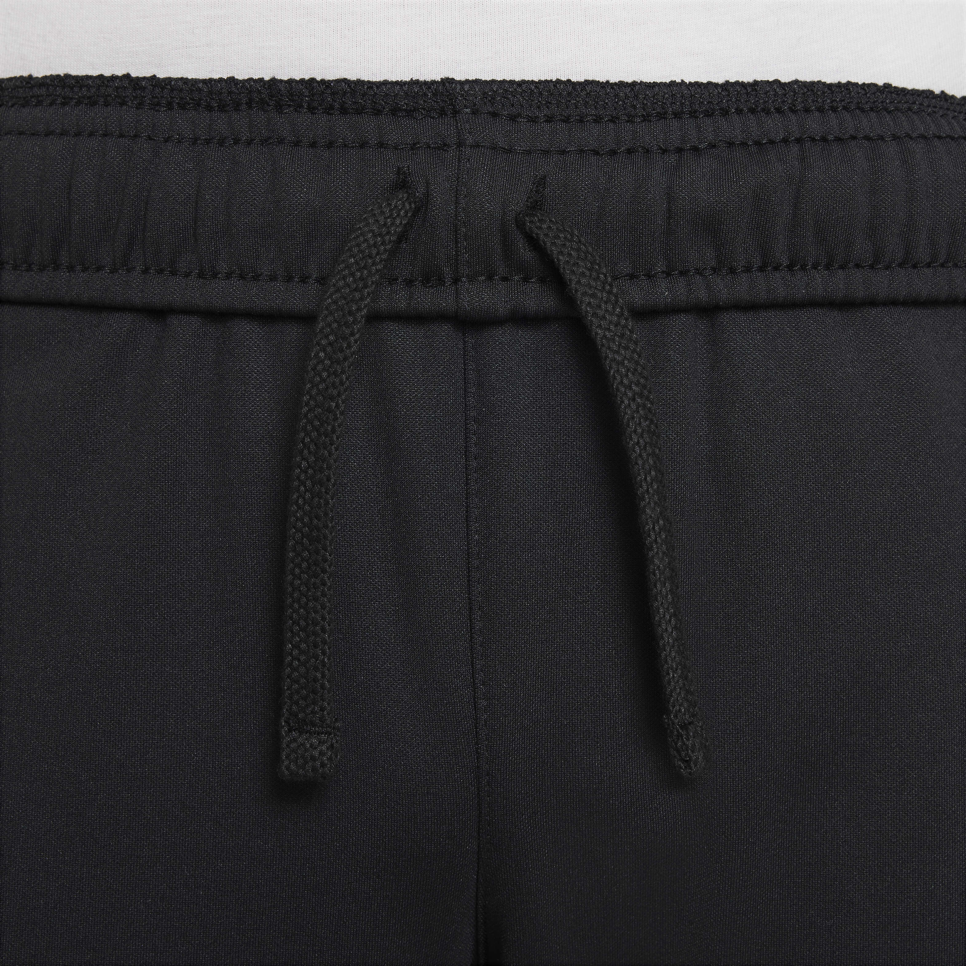 Nike Sportswear Repeat image number 2