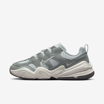 Nike Tech Hera