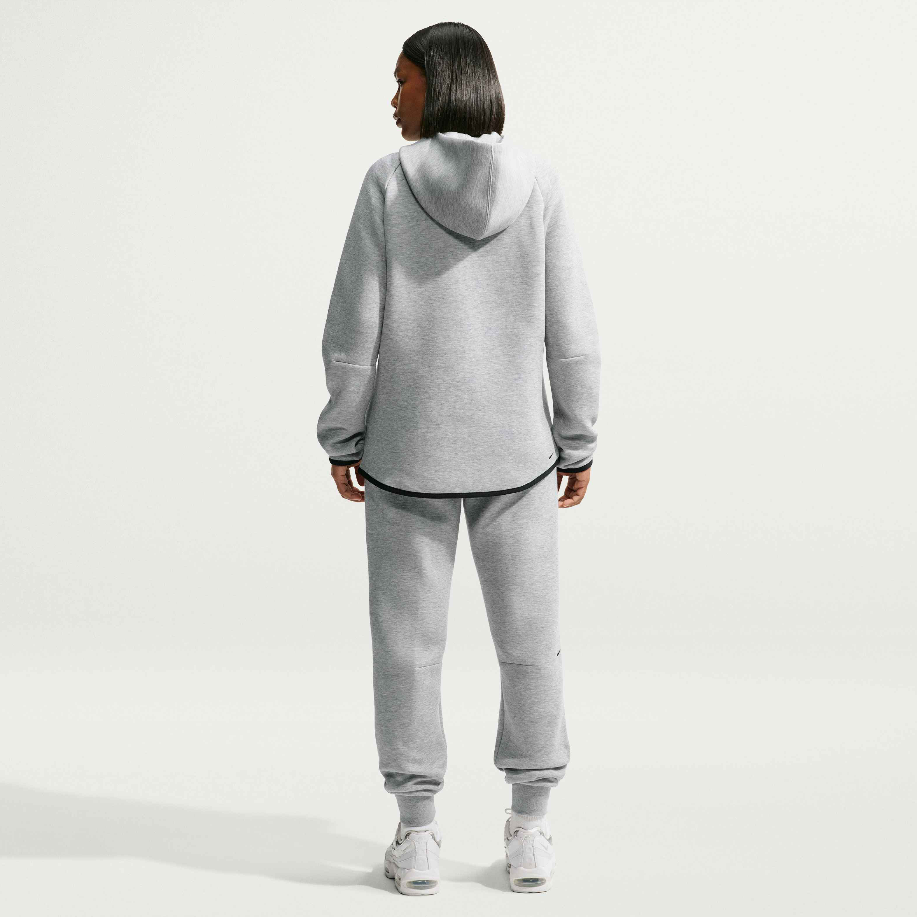 Nike Sportswear Tech Fleece image number 4