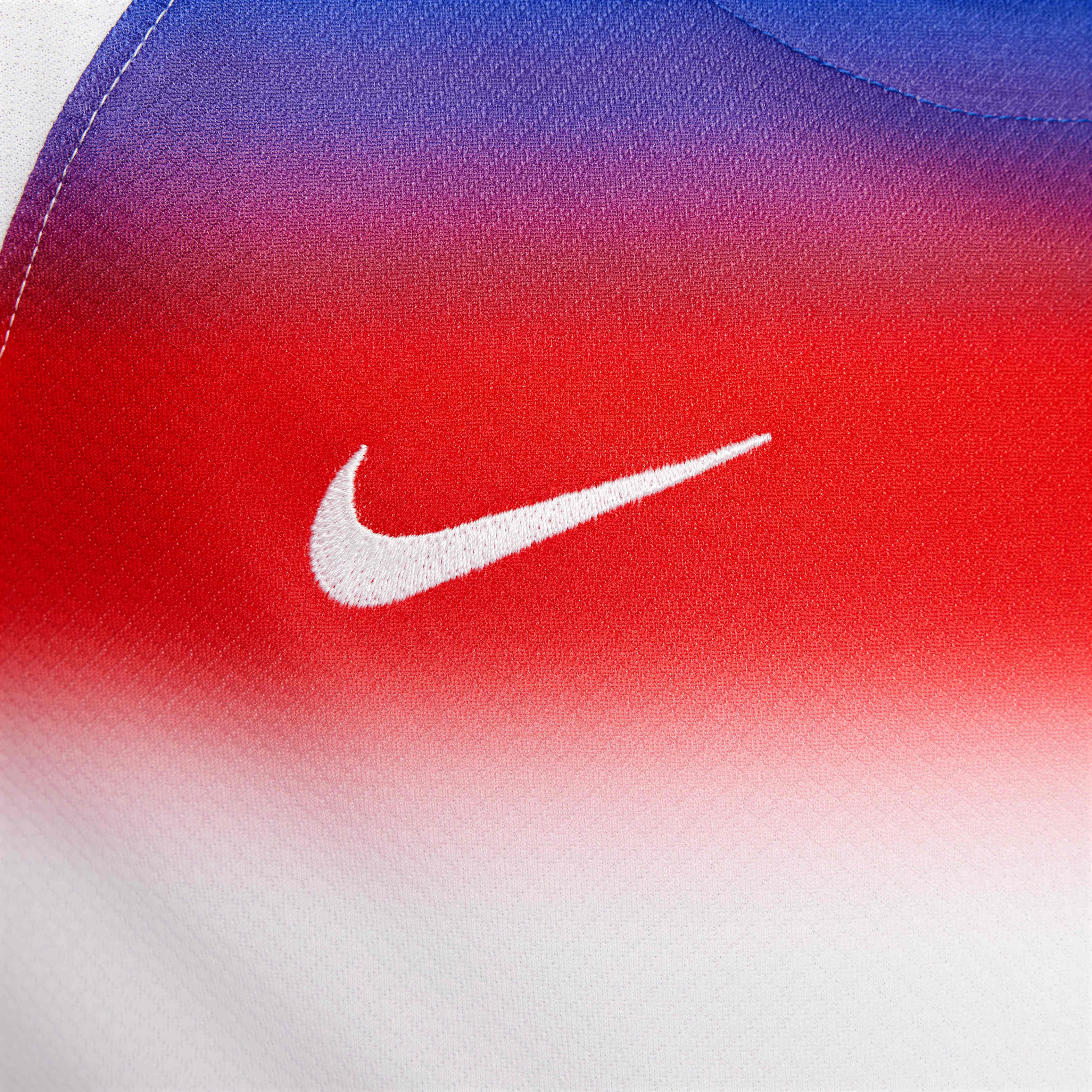 إنجلترا 2025/26 ستيديوم الأساسي image number 4