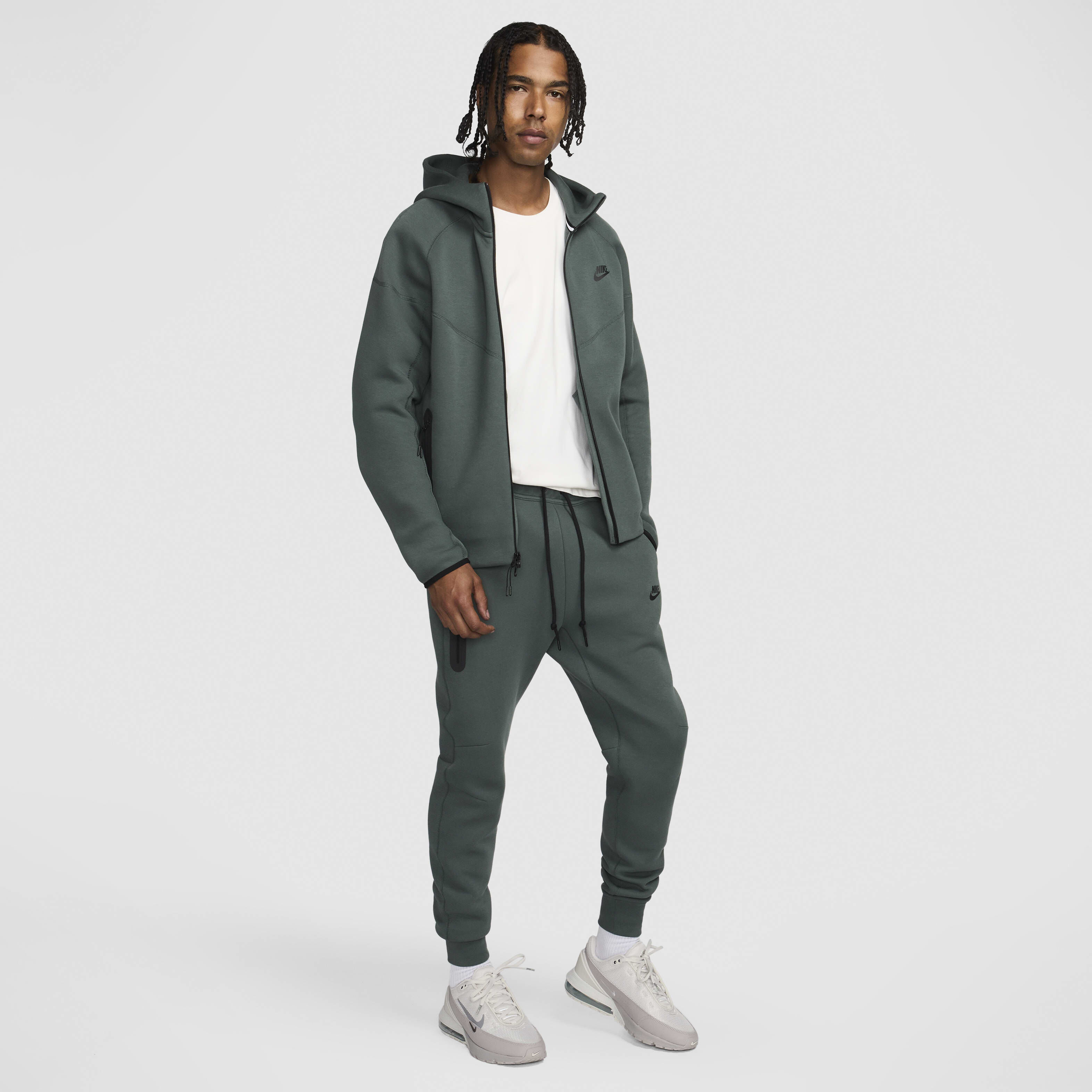 Nike Sportswear Tech Fleece image number 8