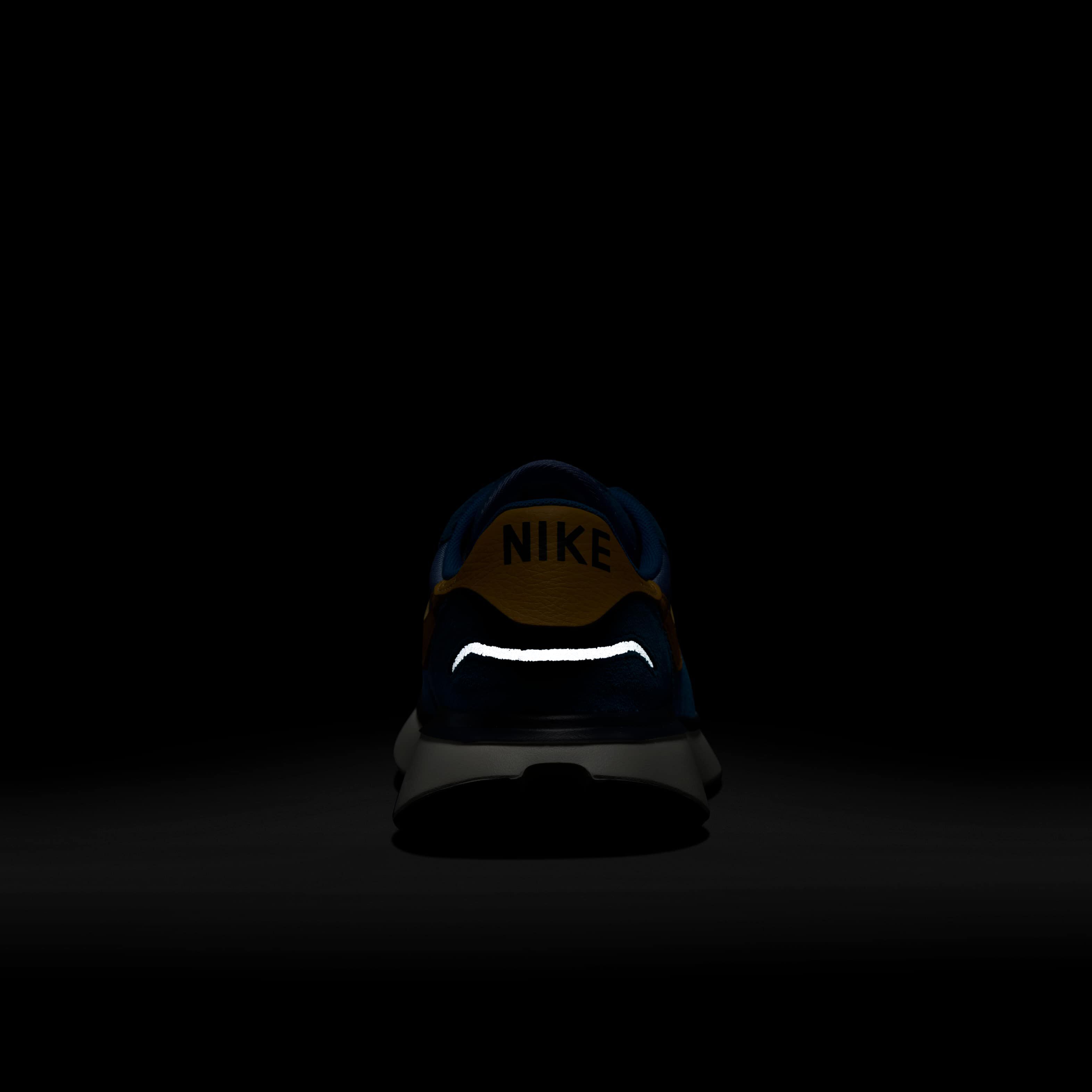 Nike Phoenix Waffle image number 9